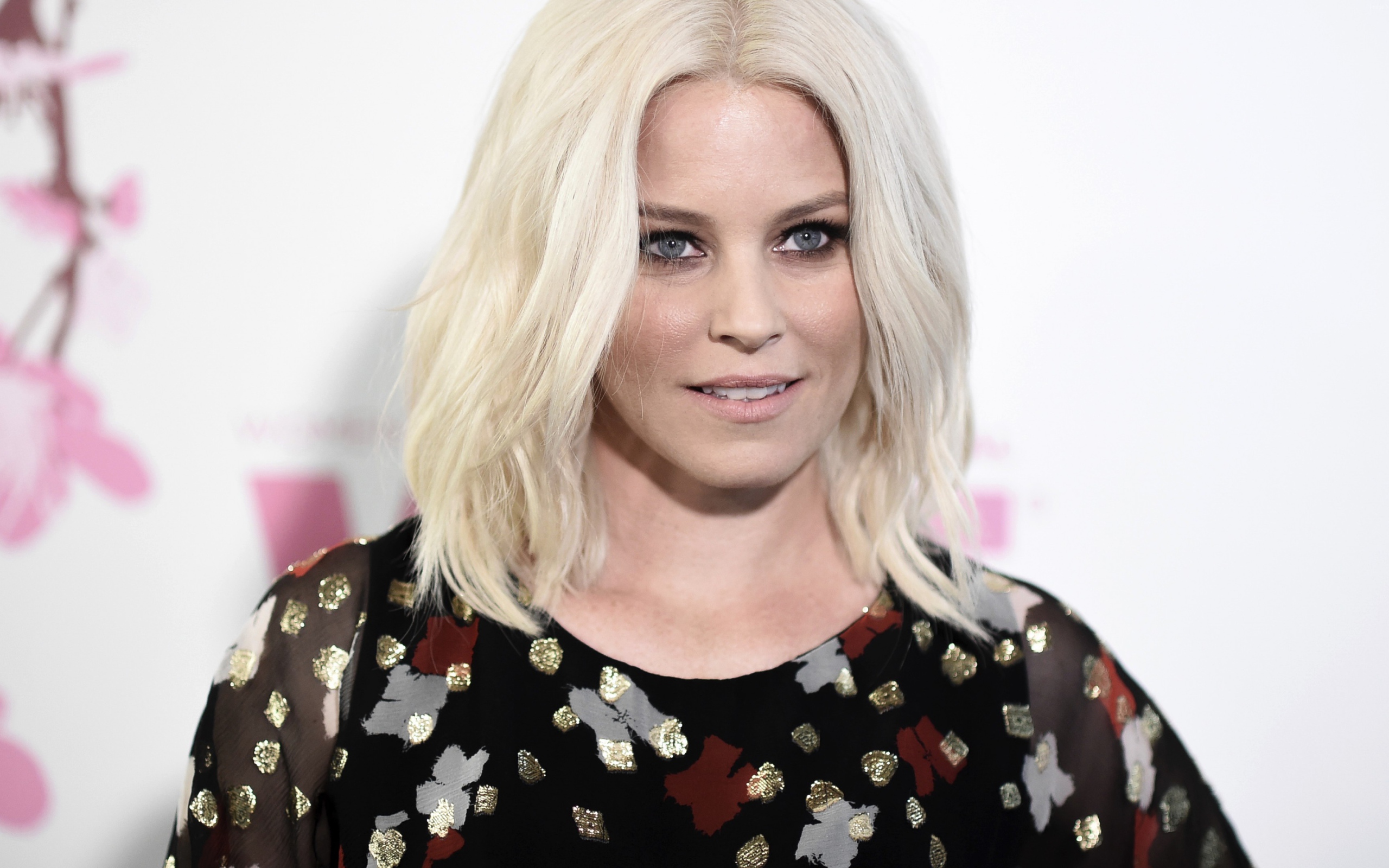 Эффектный взгляд актрисы Элизабет Бэнкс