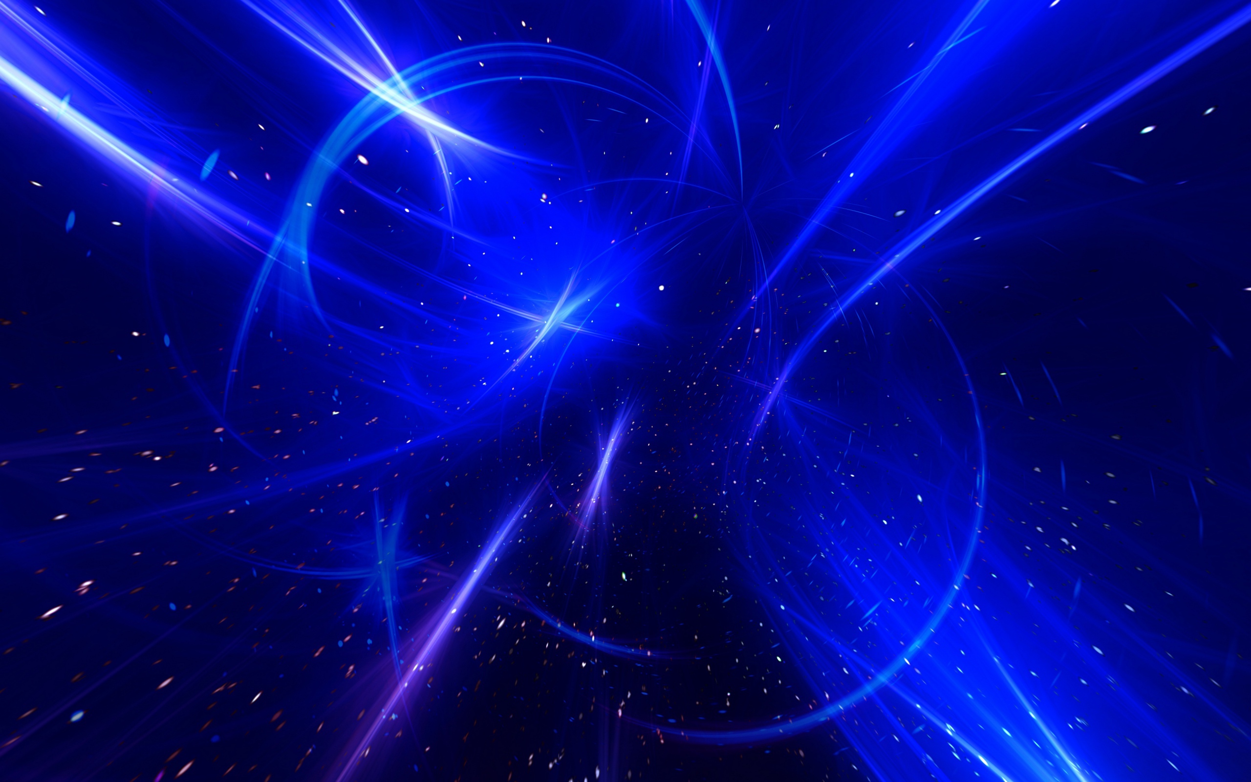 Сверкающие белые полосы на голубом фоне, абстракция 