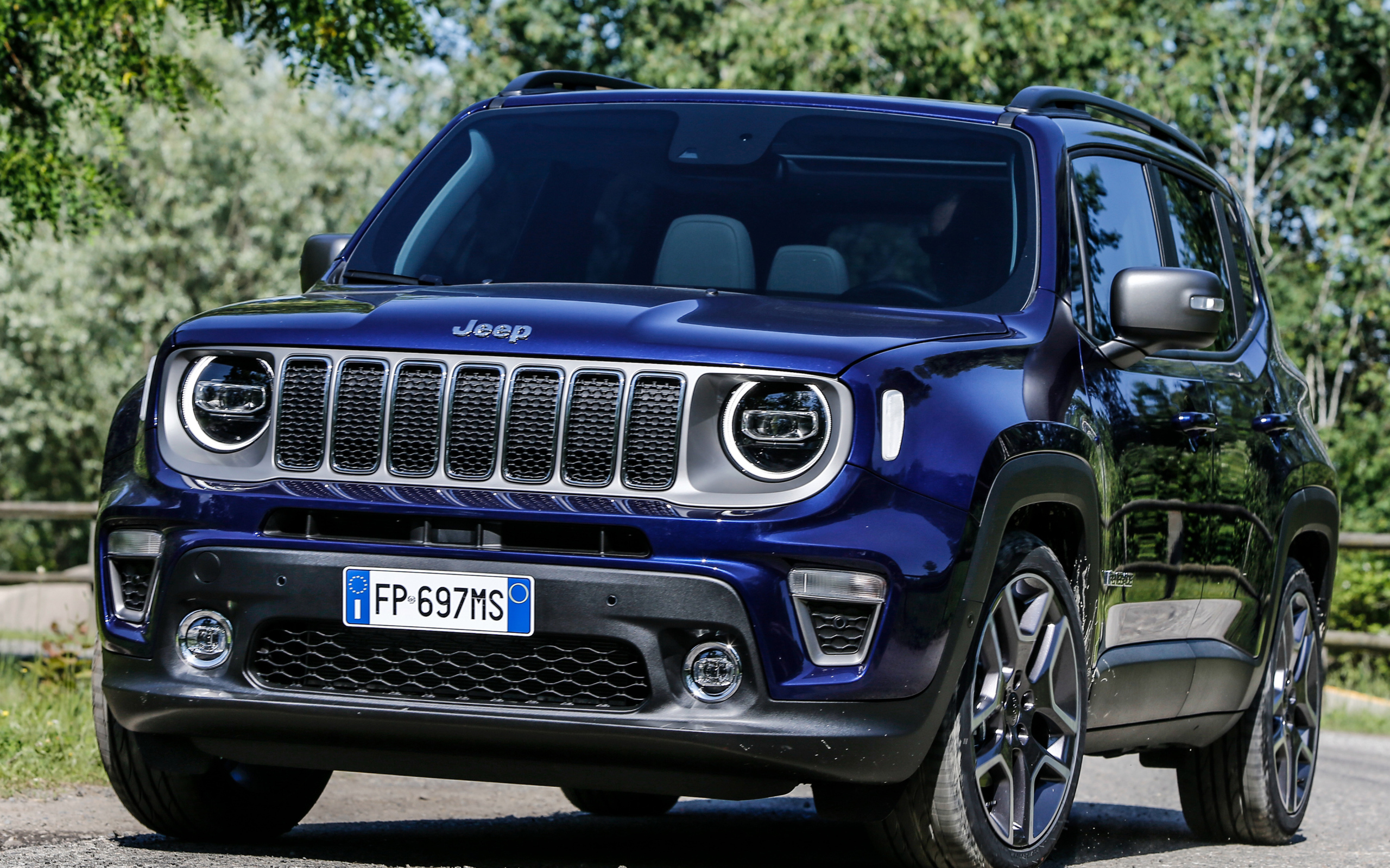 Черный Jeep Renegade Limited 2018
