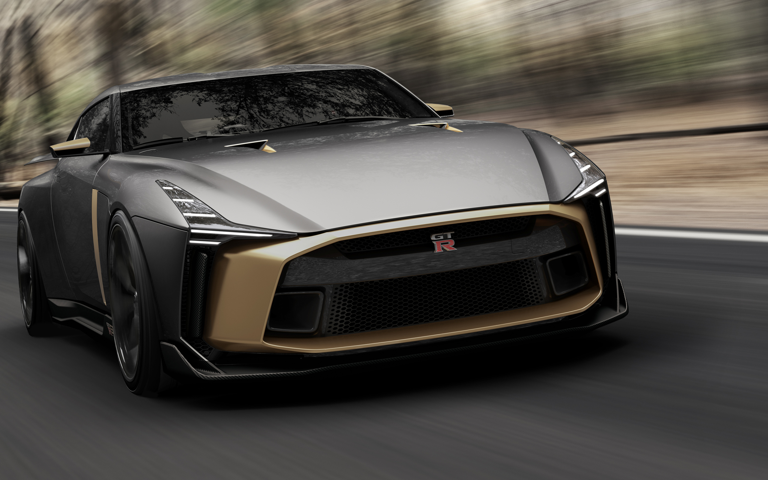 Автомобиль Nissan GT-R50 концепт на трассе