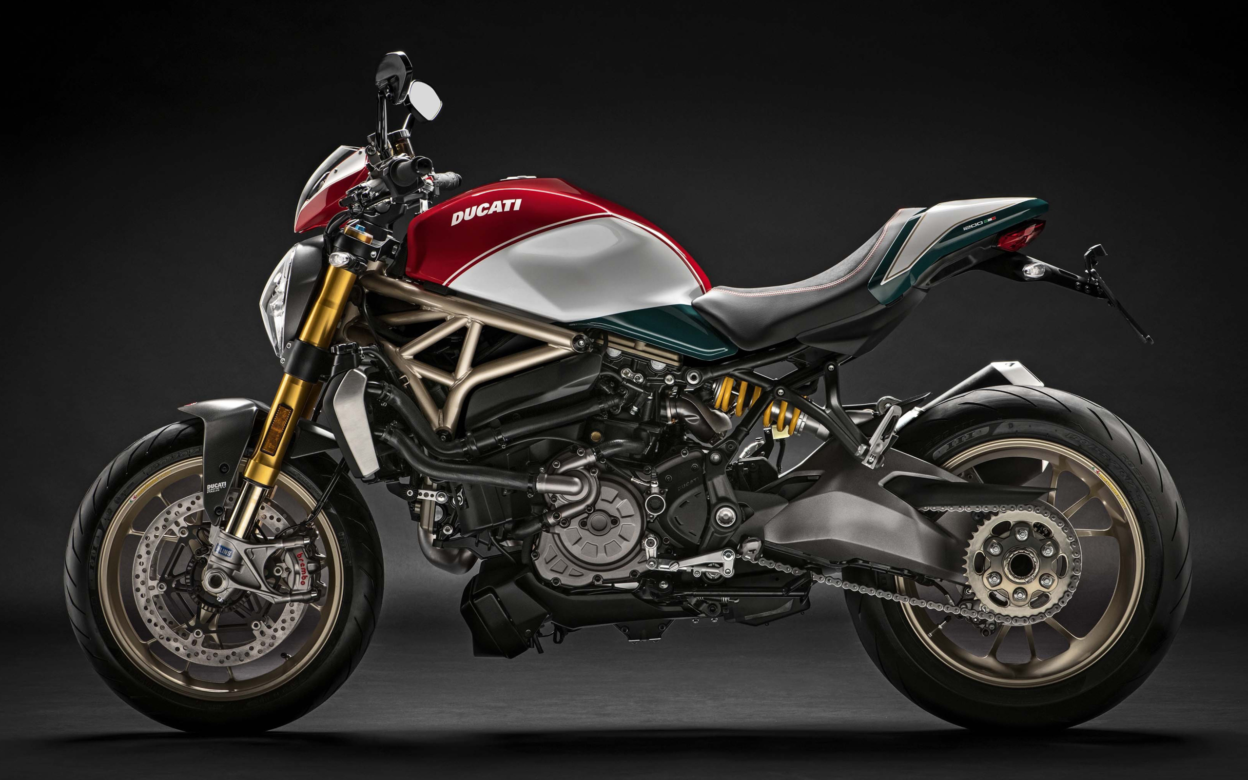 Мотоцикл Ducati Monster 1200, 2018 вид сбоку