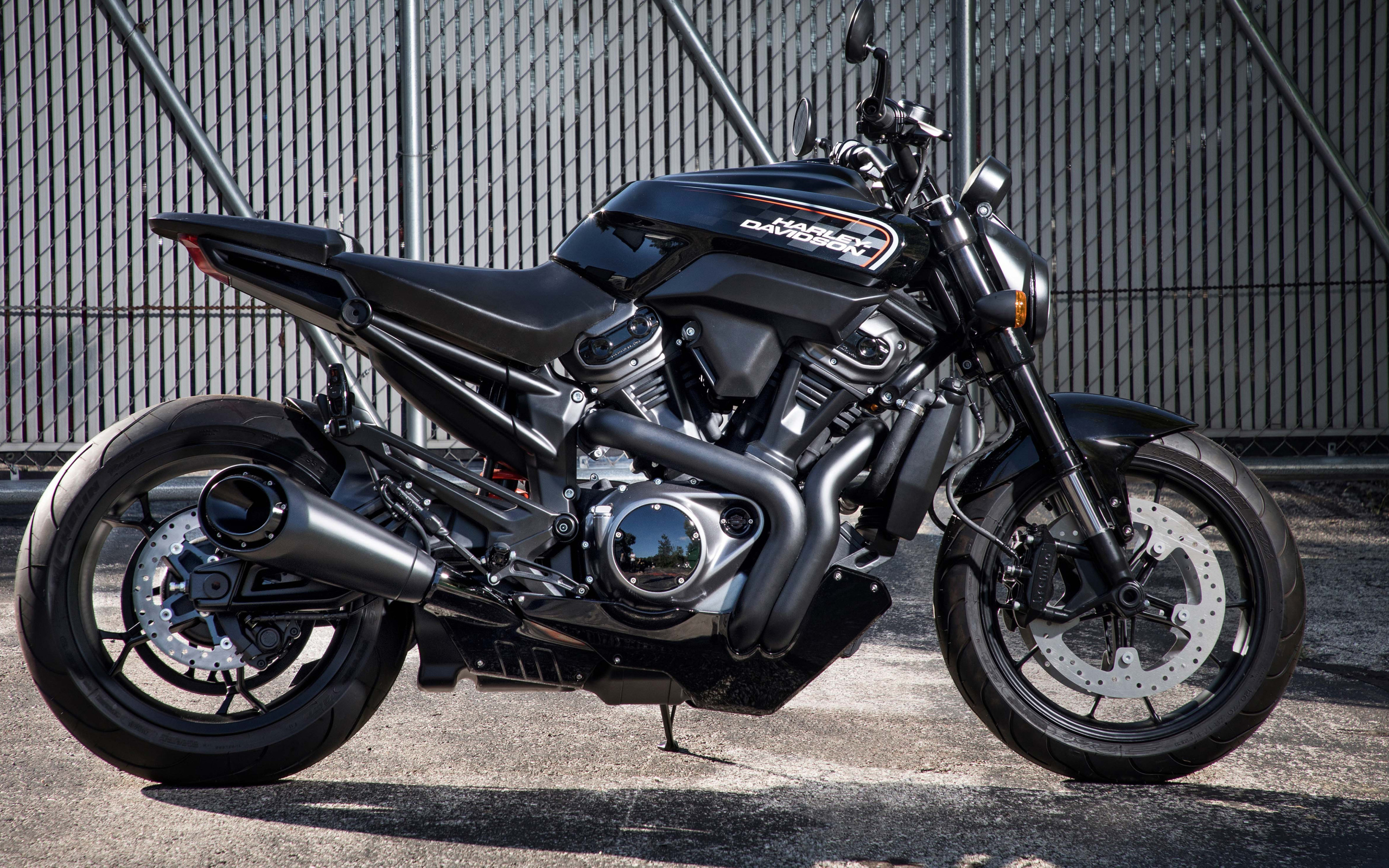 Мотоцикл Harley-Davidson Street Fighter, 2020
