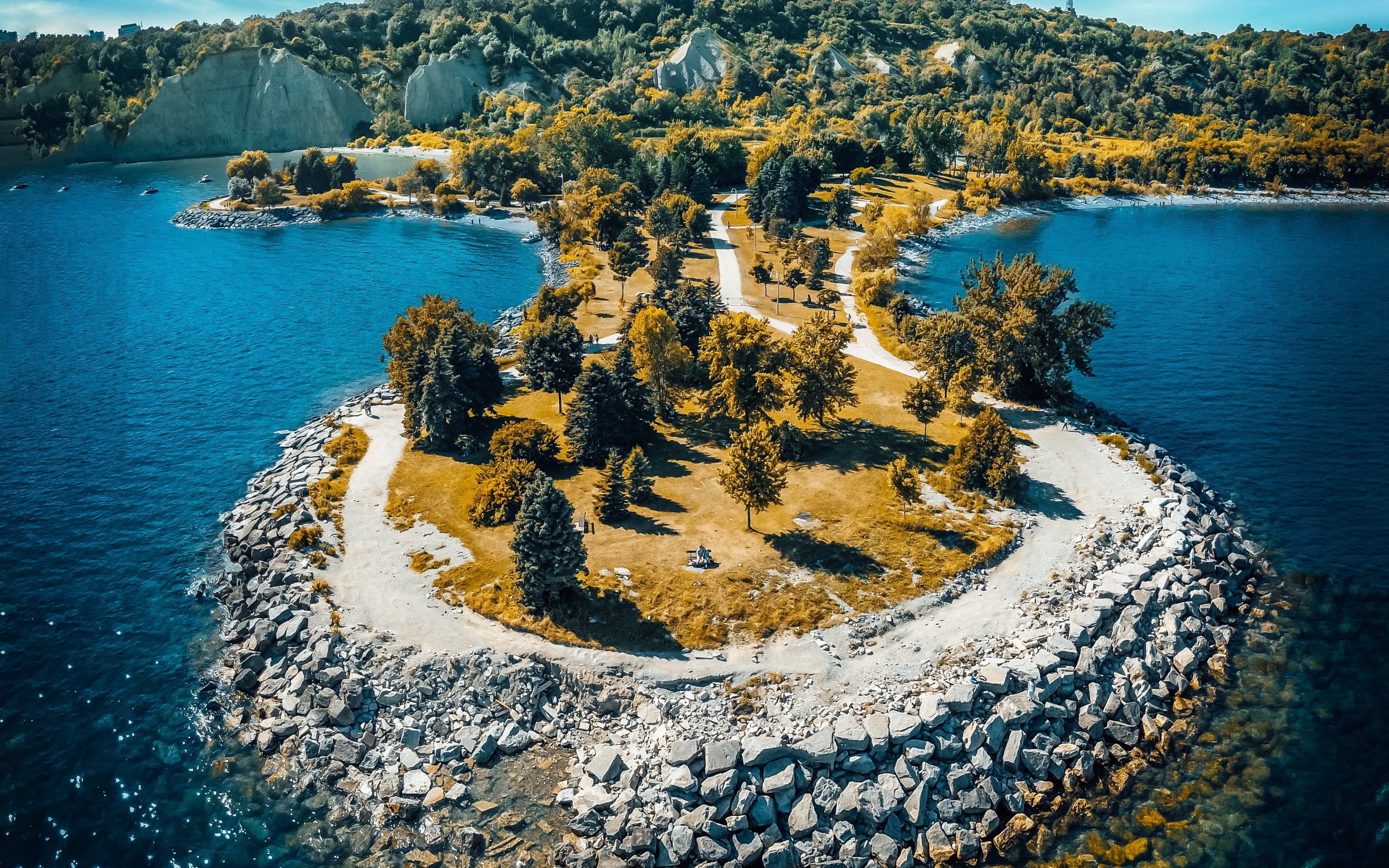 Каменный остров в  море, Торонто