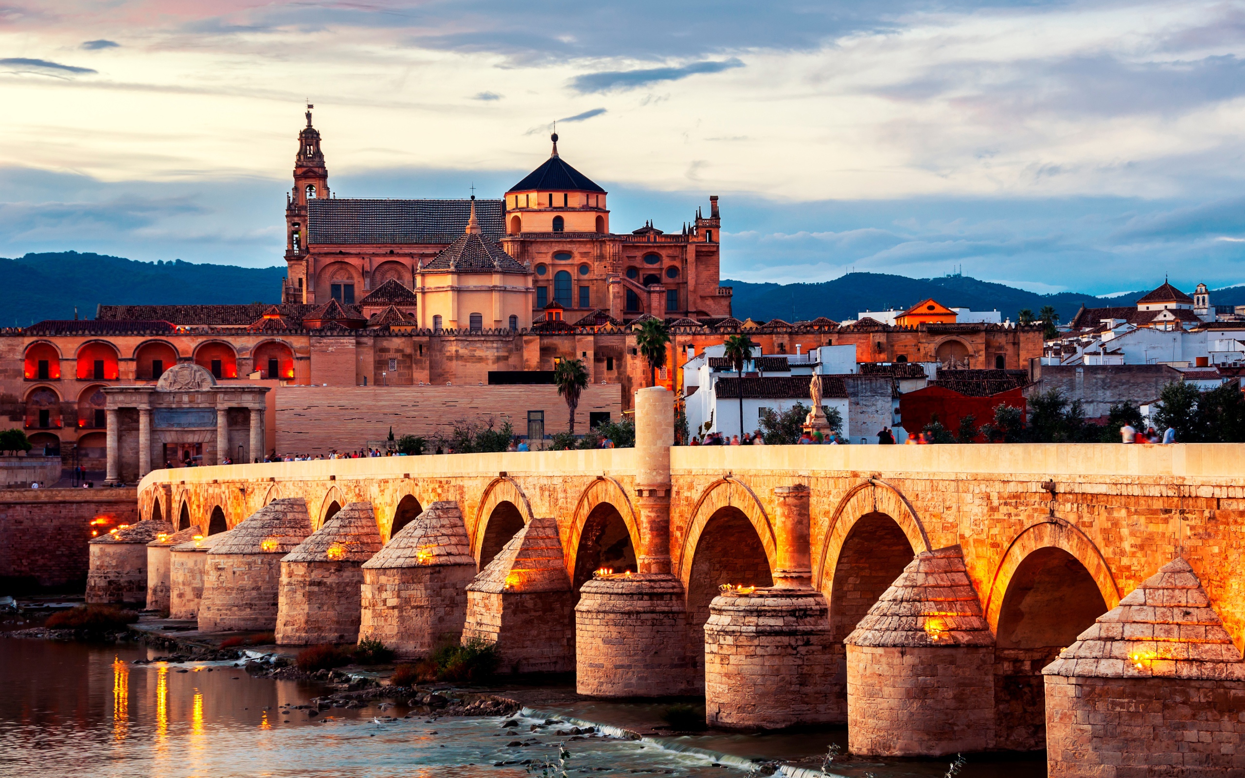 Арочный Римский мост, Кордова Италия