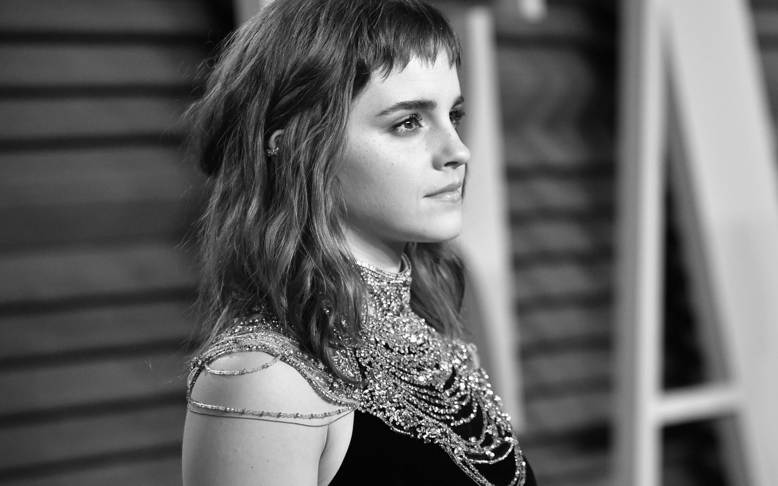 Актриса Эмма Уотсон черно-белое фото