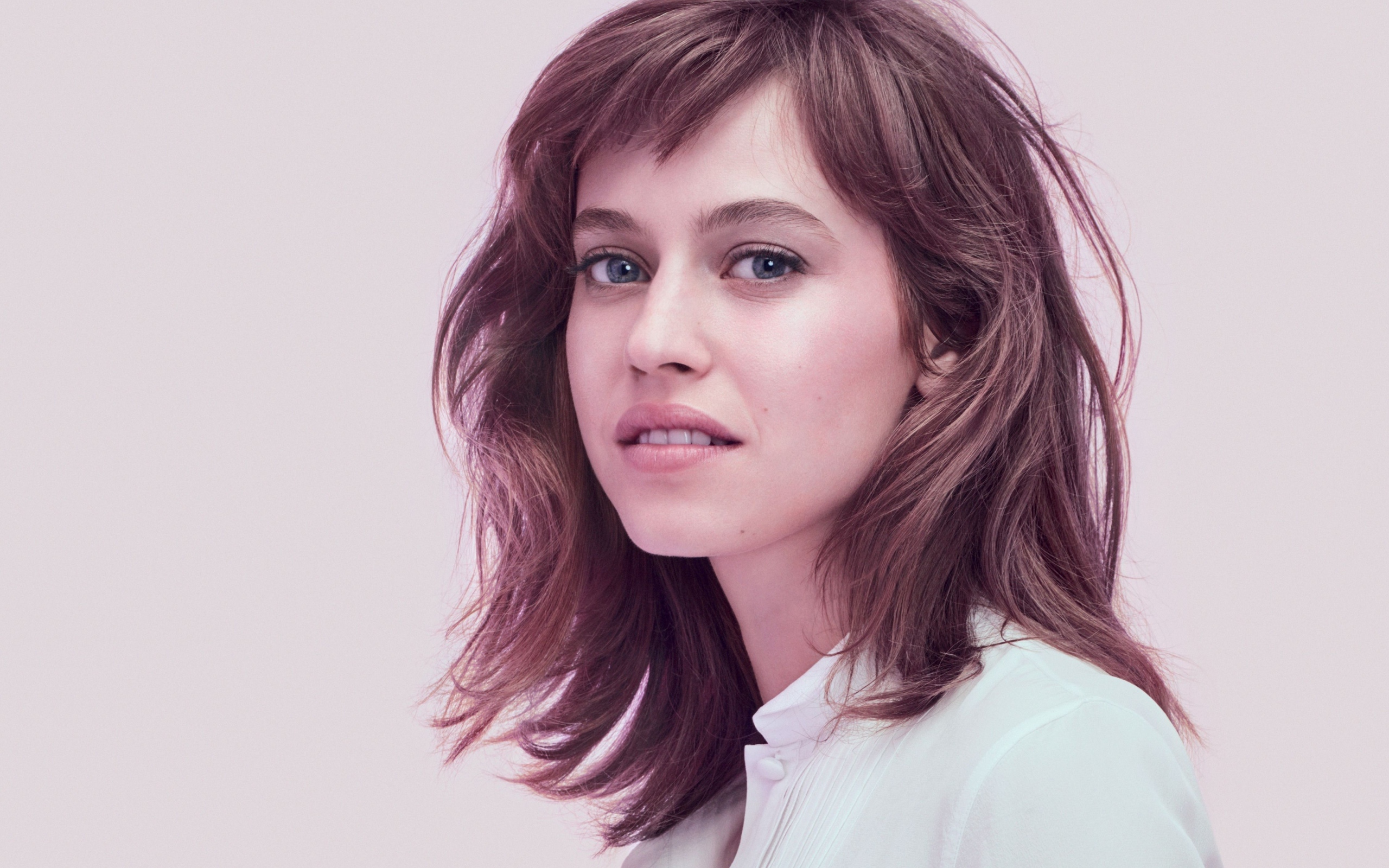 Французская актриса  Лу де Лааж