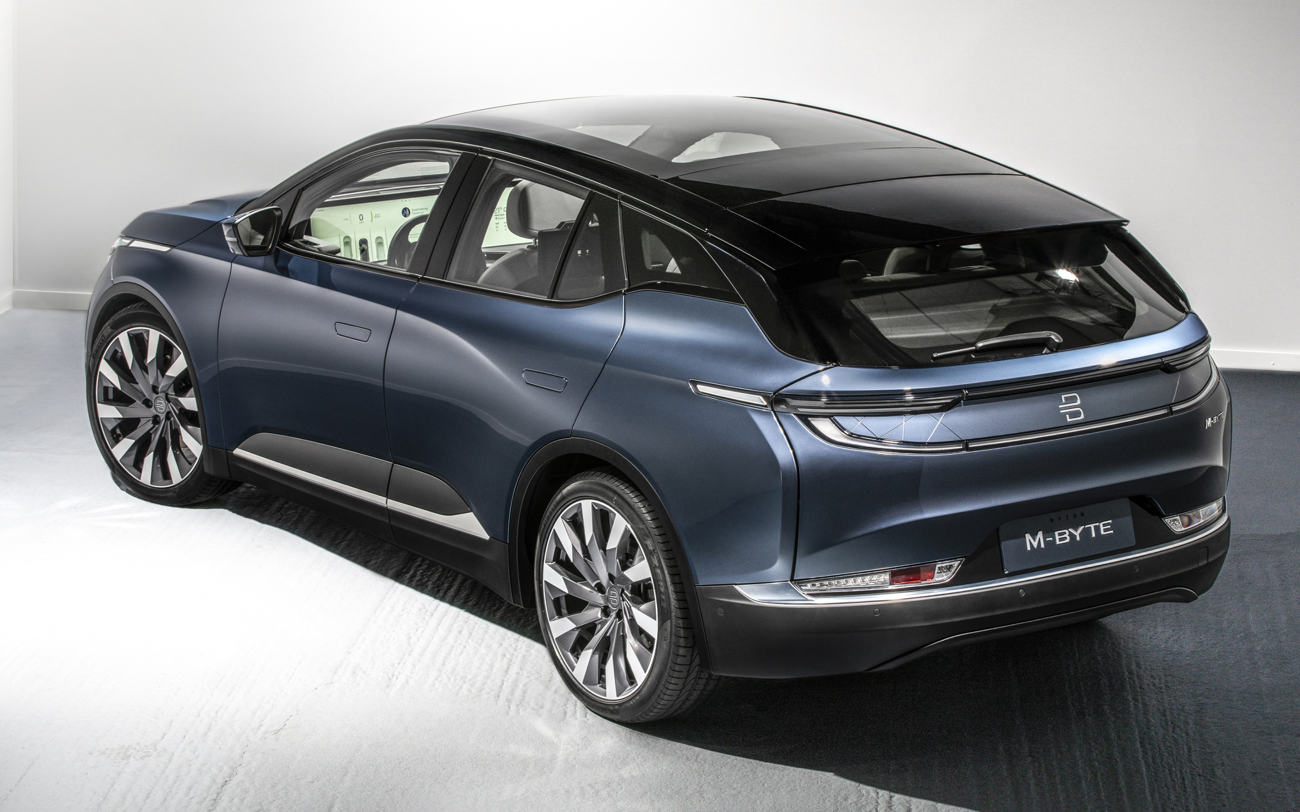 Автомобиль BYTON M-Byte 2020 года вид сзади