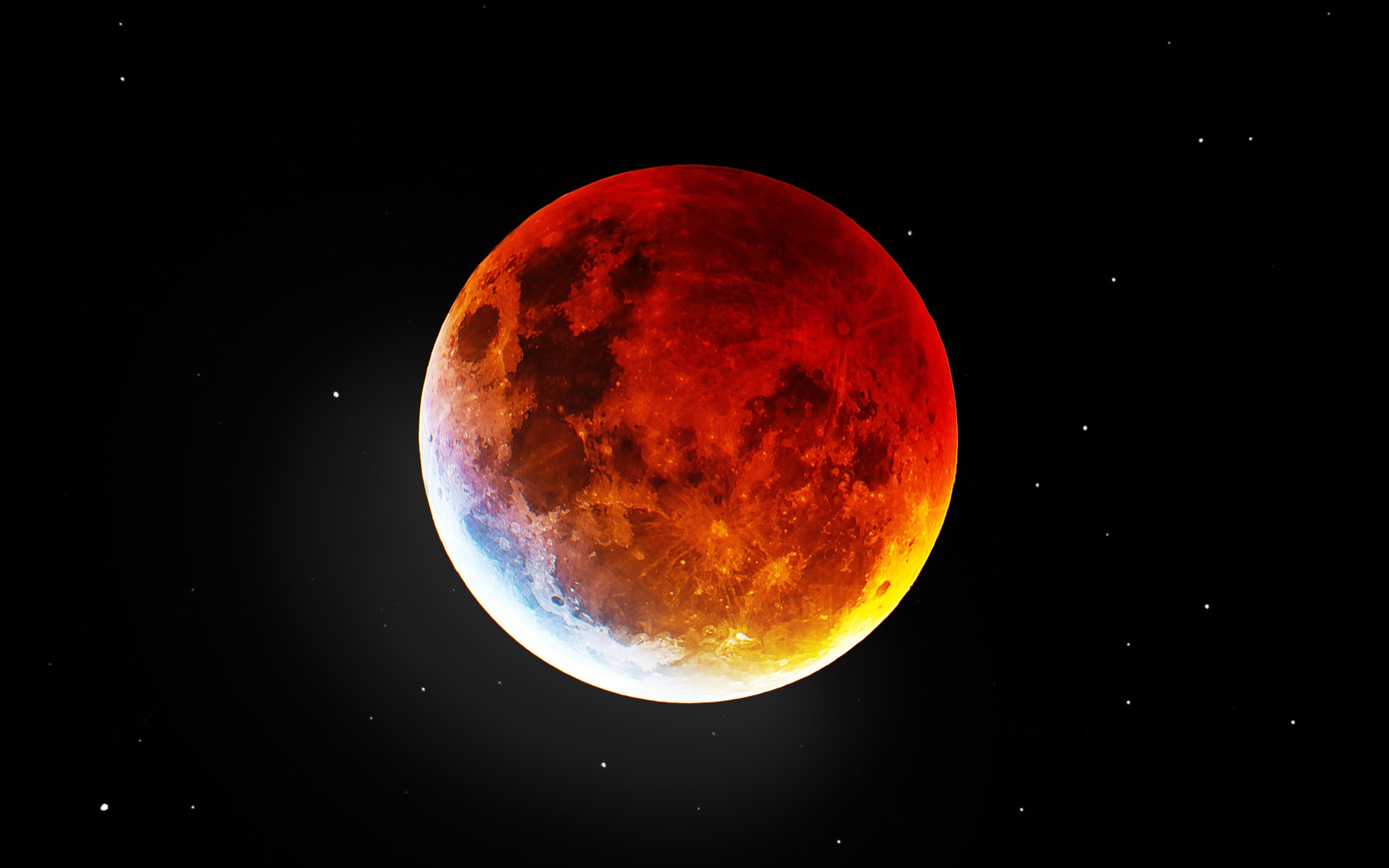Большая огненная луна на черном фоне