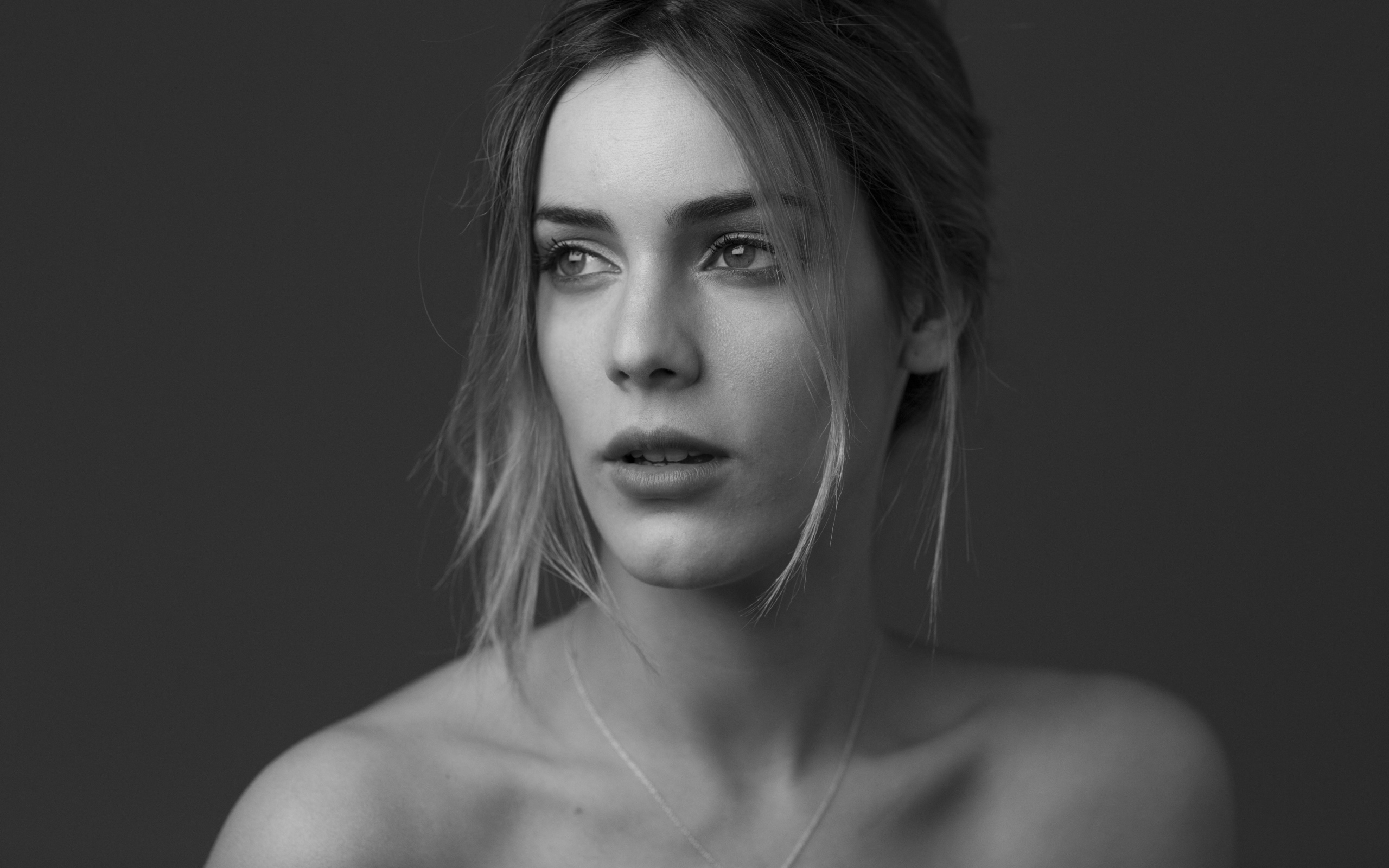 Актриса Алехандра Оньева черно -  белое фото 