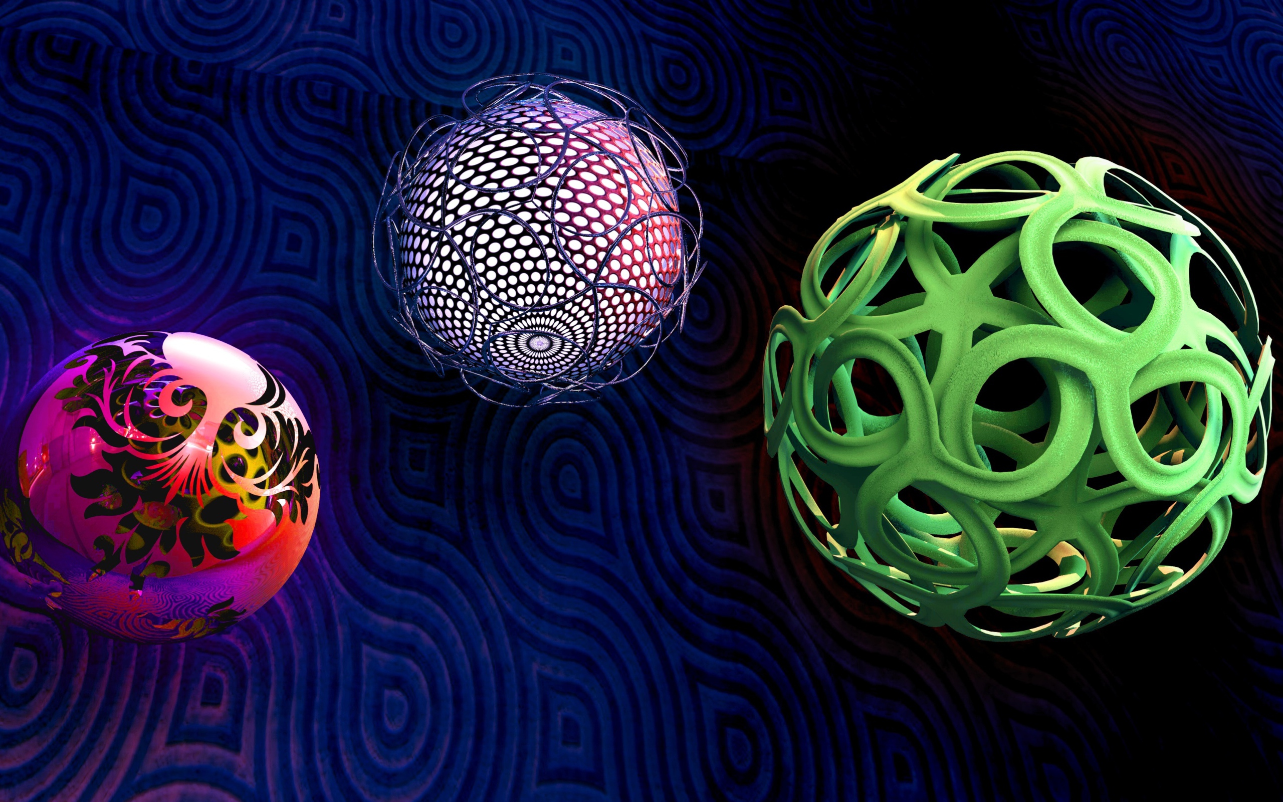 Необычные фигурные шары на синем фоне