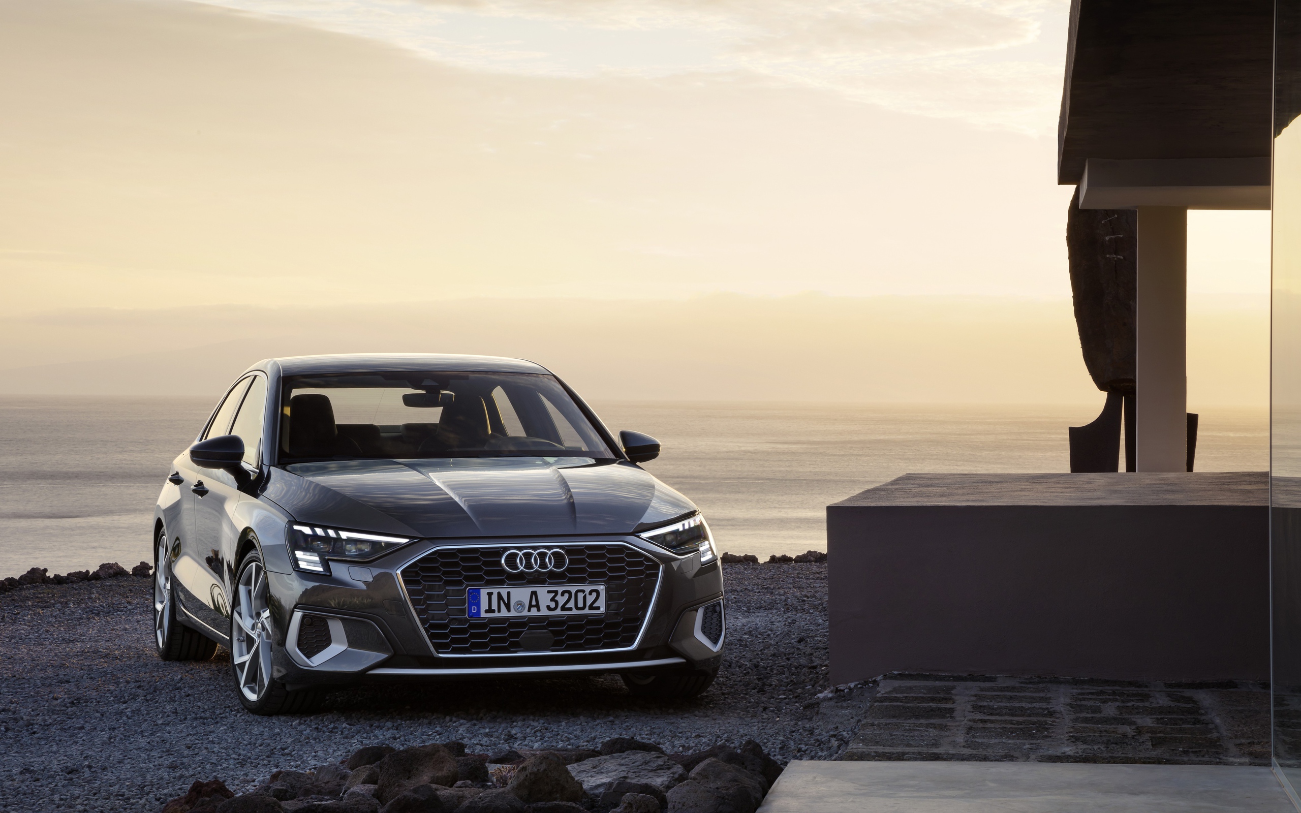 Автомобиль  Audi A3 Sedan 35 TFSI 2020 года у моря