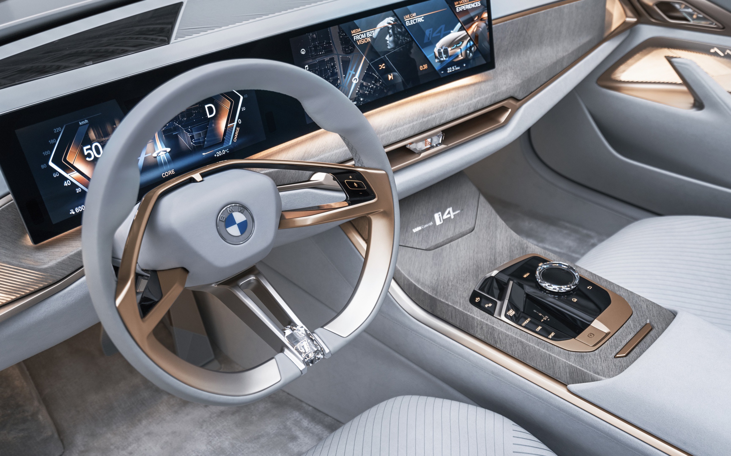Красивый салон автомобиля BMW Concept I4 2020 года