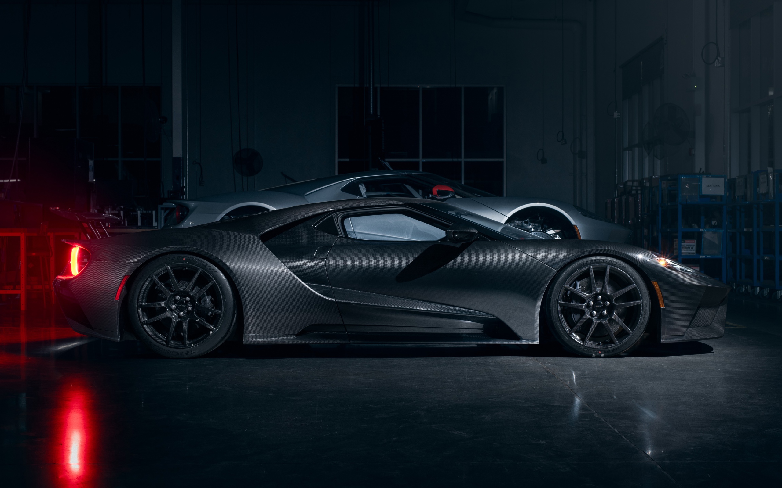 Автомобили  Ford GT Liquid Carbon, 2020 года в гараже