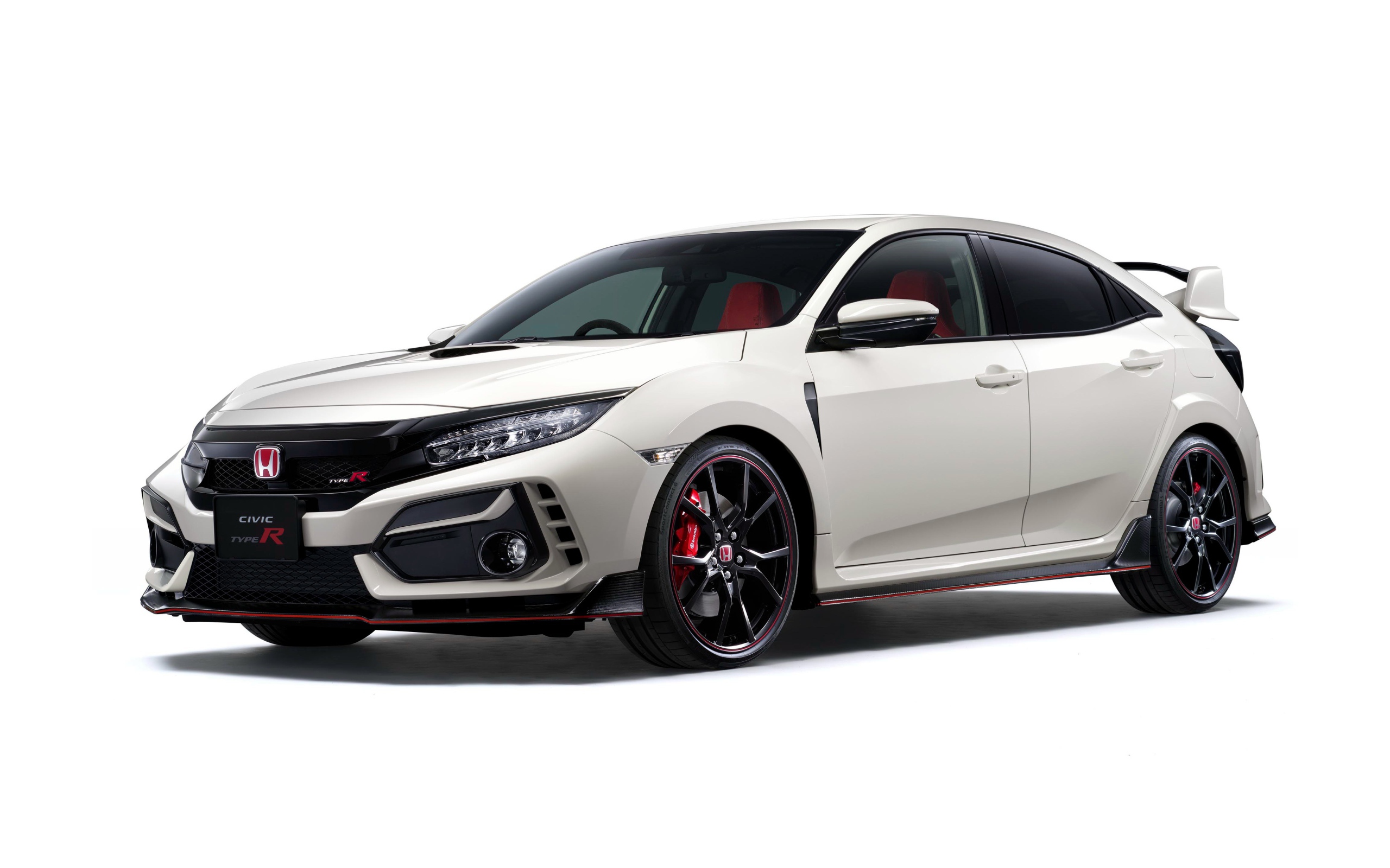 Белый автомобиль Honda Civic Type R 2020 года