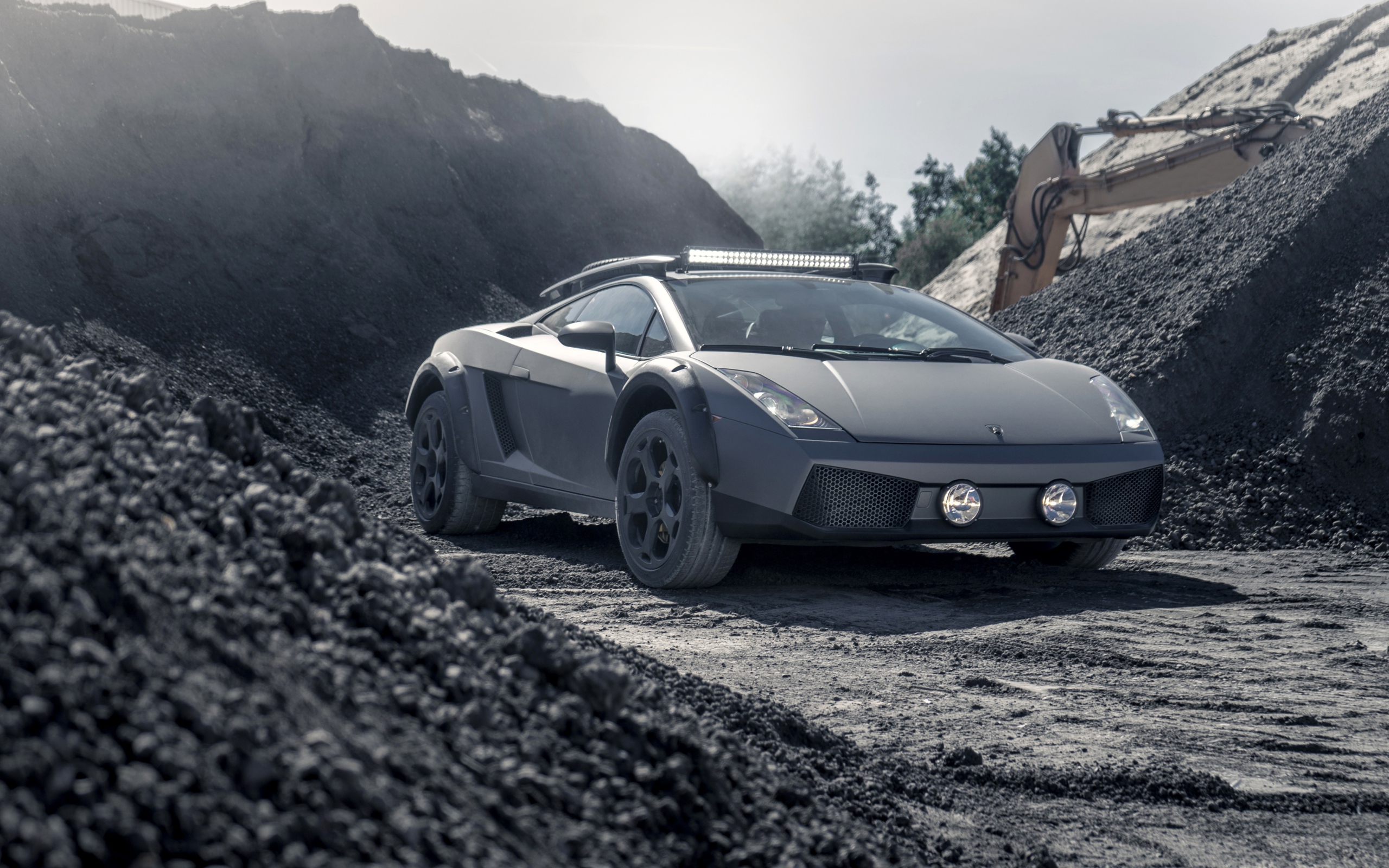 Автомобиль Lamborghini Gallardo Offroad 2019 года в карьере