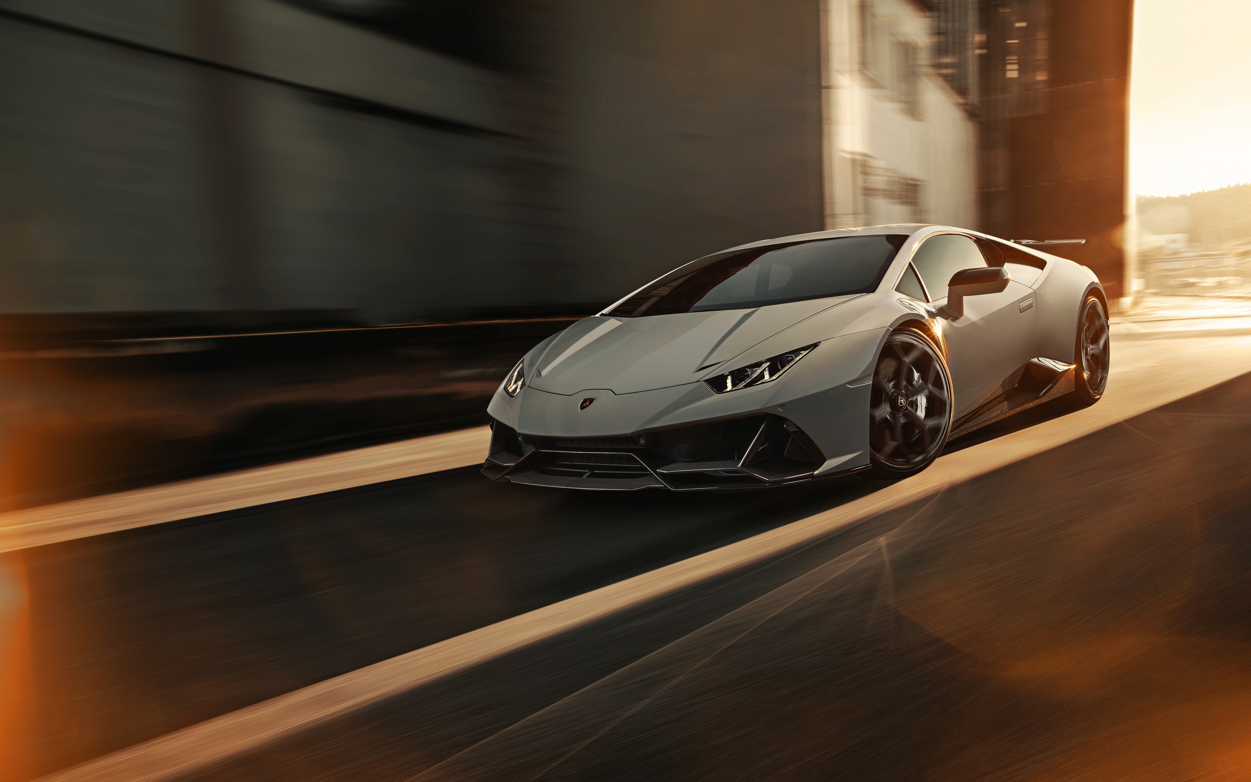 Дорогой автомобиль Lamborghini Huracan EVO 2020 года 