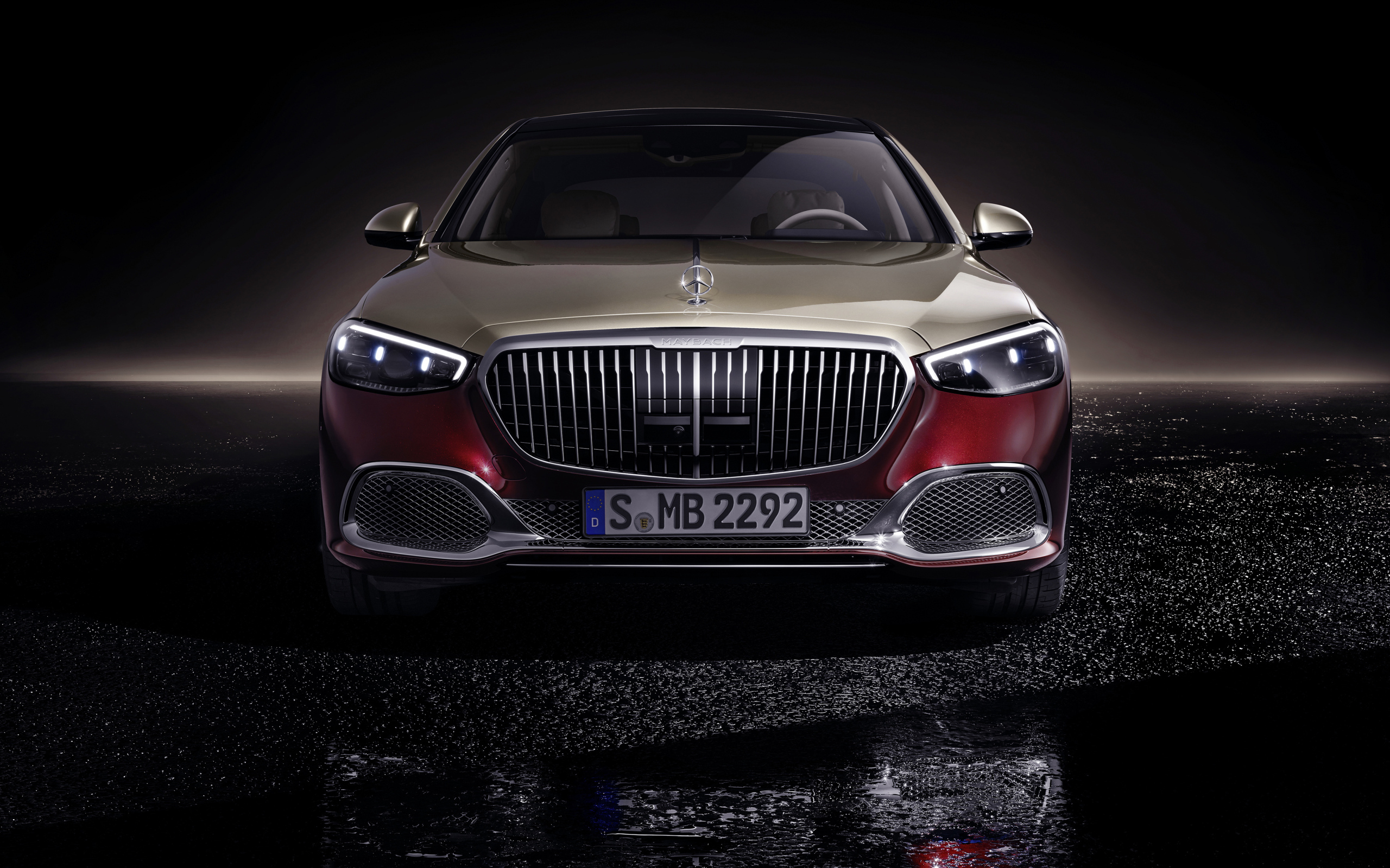 Автомобиль Mercedes-Maybach S 580,  2021 года вид спереди