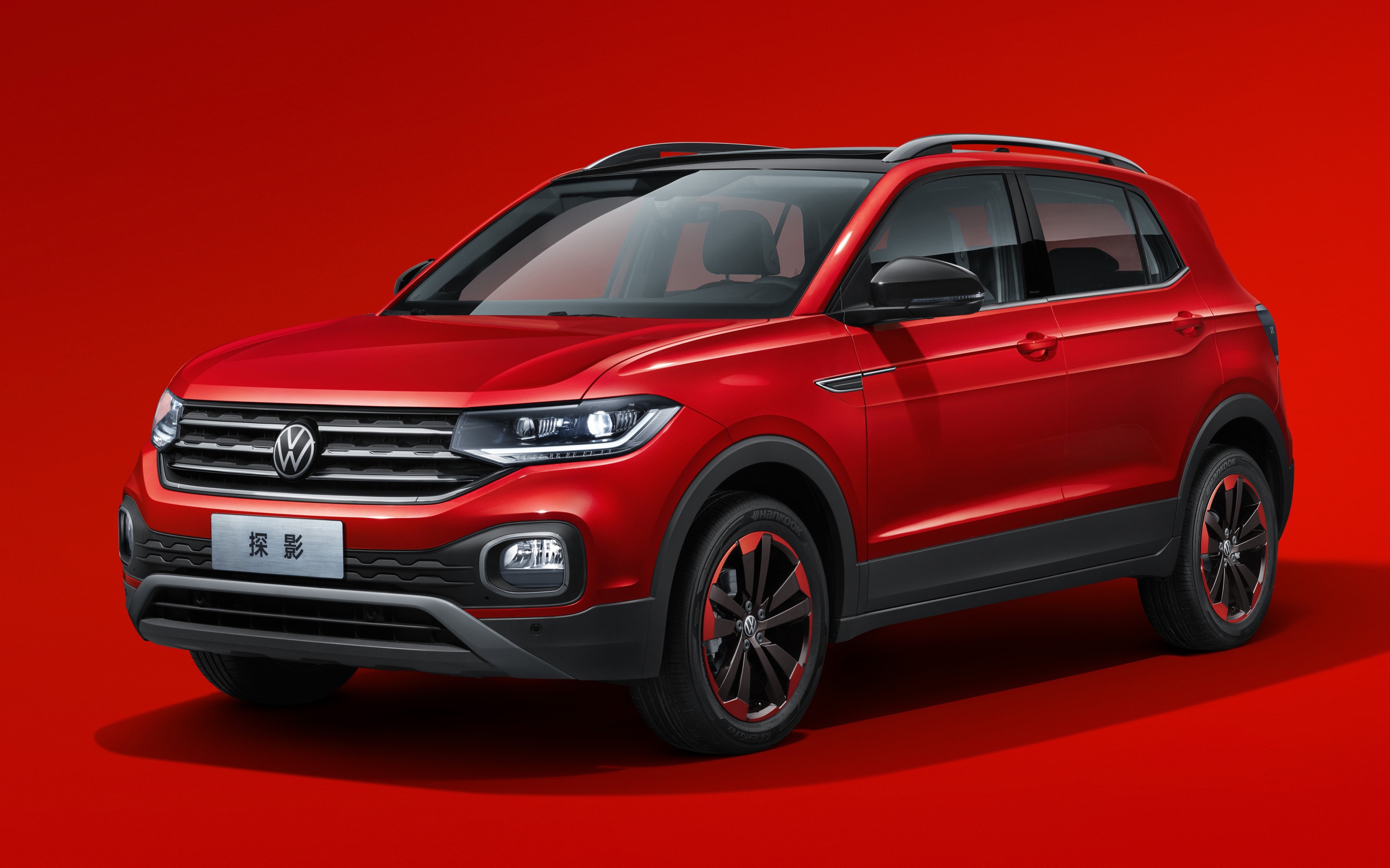 Красный внедорожник Volkswagen Tacqua 280 TSI 2019 года 