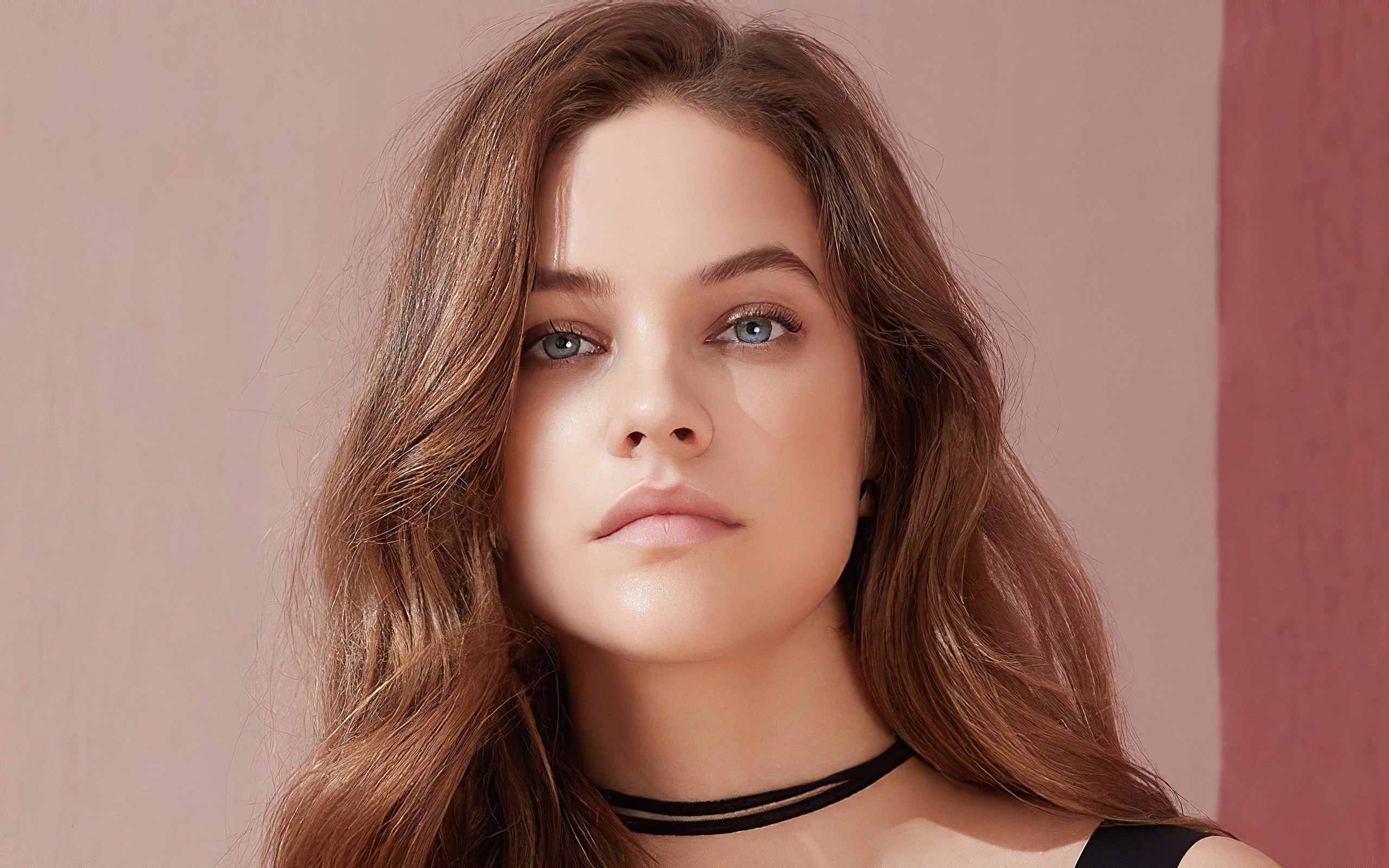 Нежная девушка с серыми глазами, модель Барбара Палвин