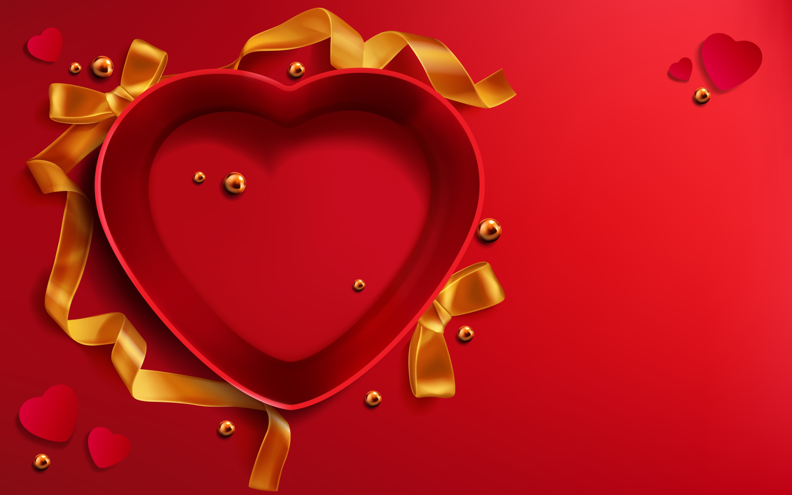 Красная коробка в форме сердца с бантом 