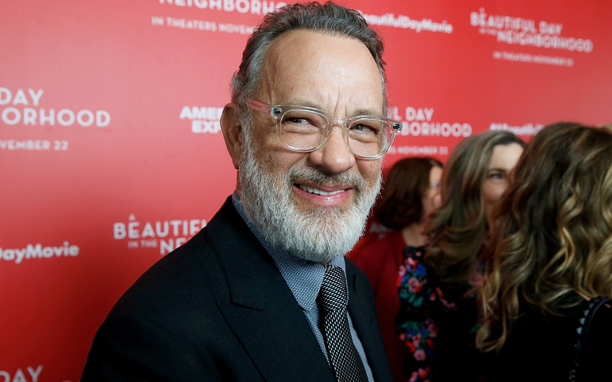 Улыбающийся мужчина, актер Том Хэнкс