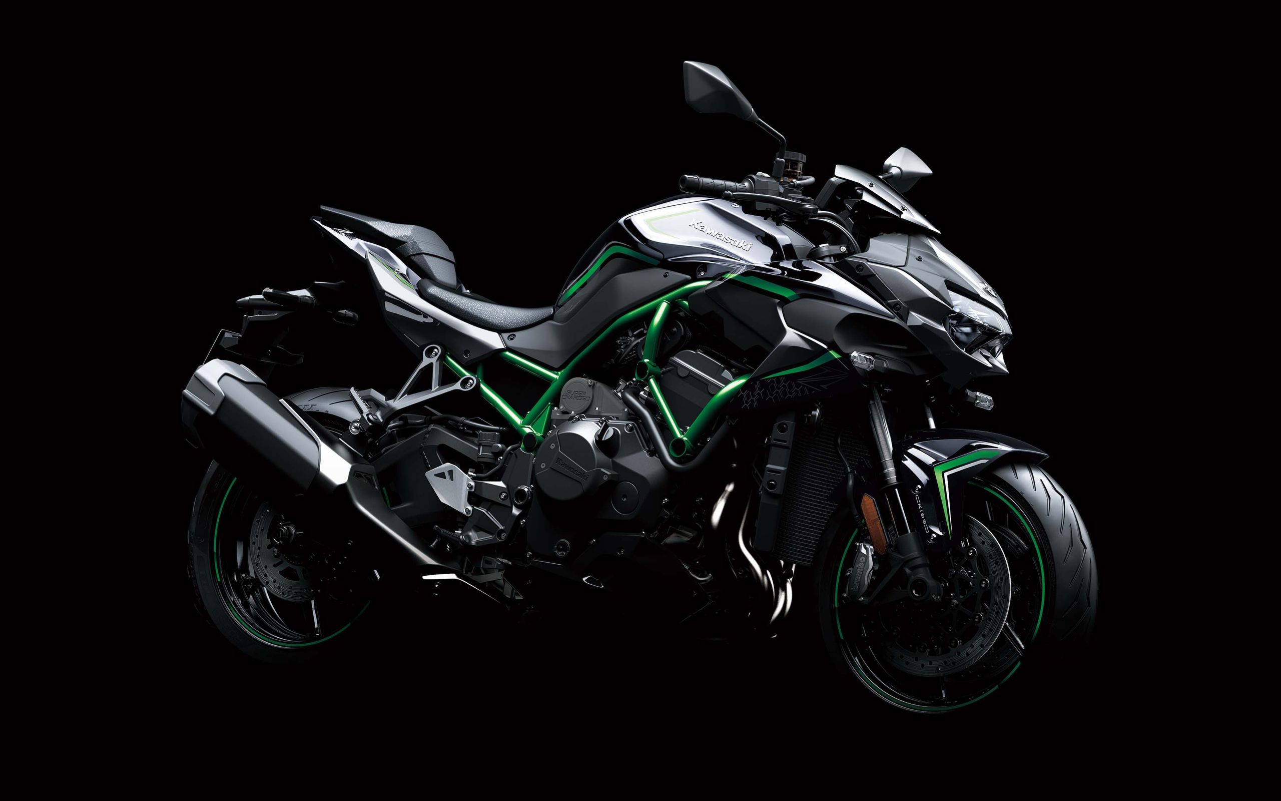 Мотоцикл Kawasaki Z H2  2019 года на черном фоне