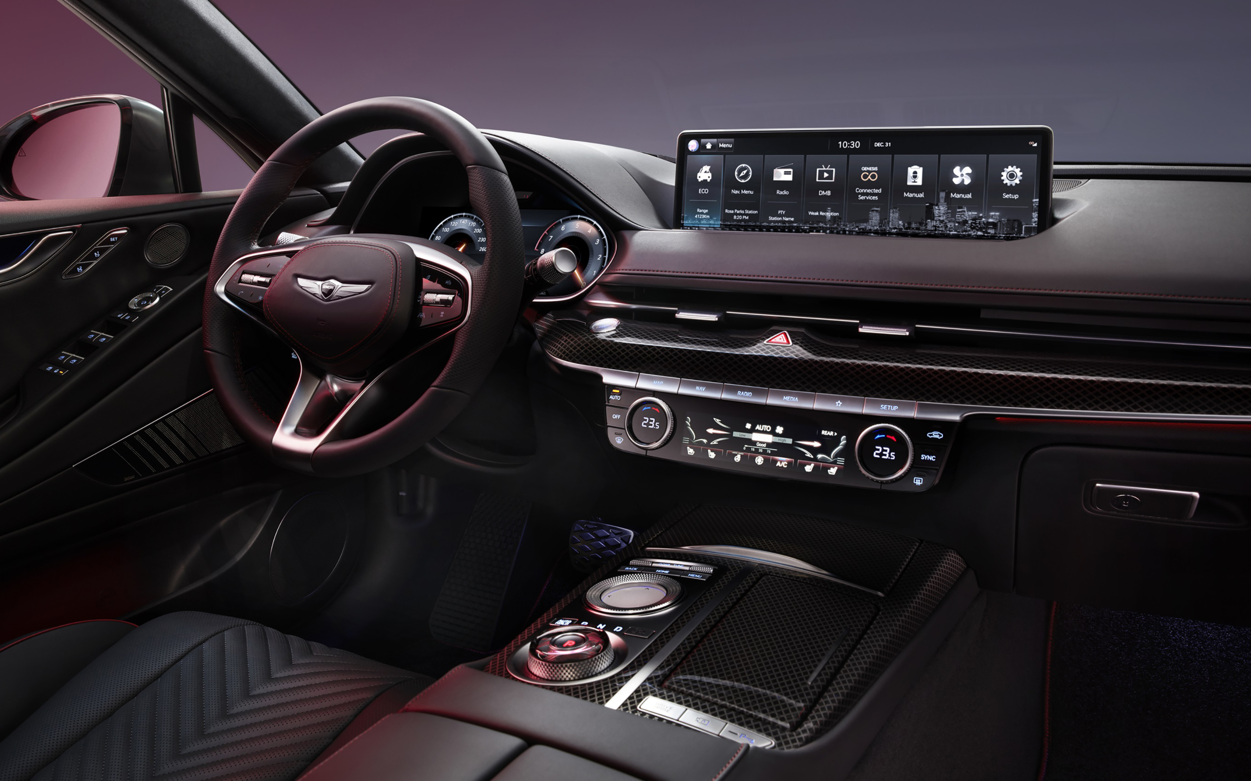 Черный салон автомобиля Genesis G80 Sport 2021 года