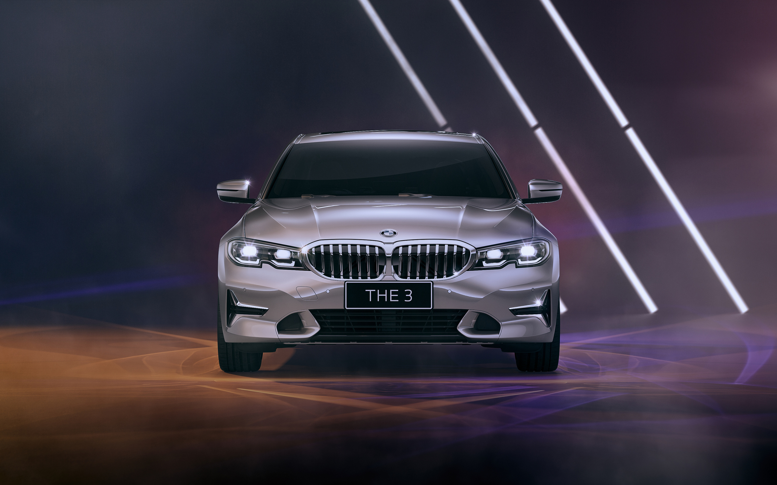Серебристый автомобиль BMW 330Li Luxury Line 2021 года