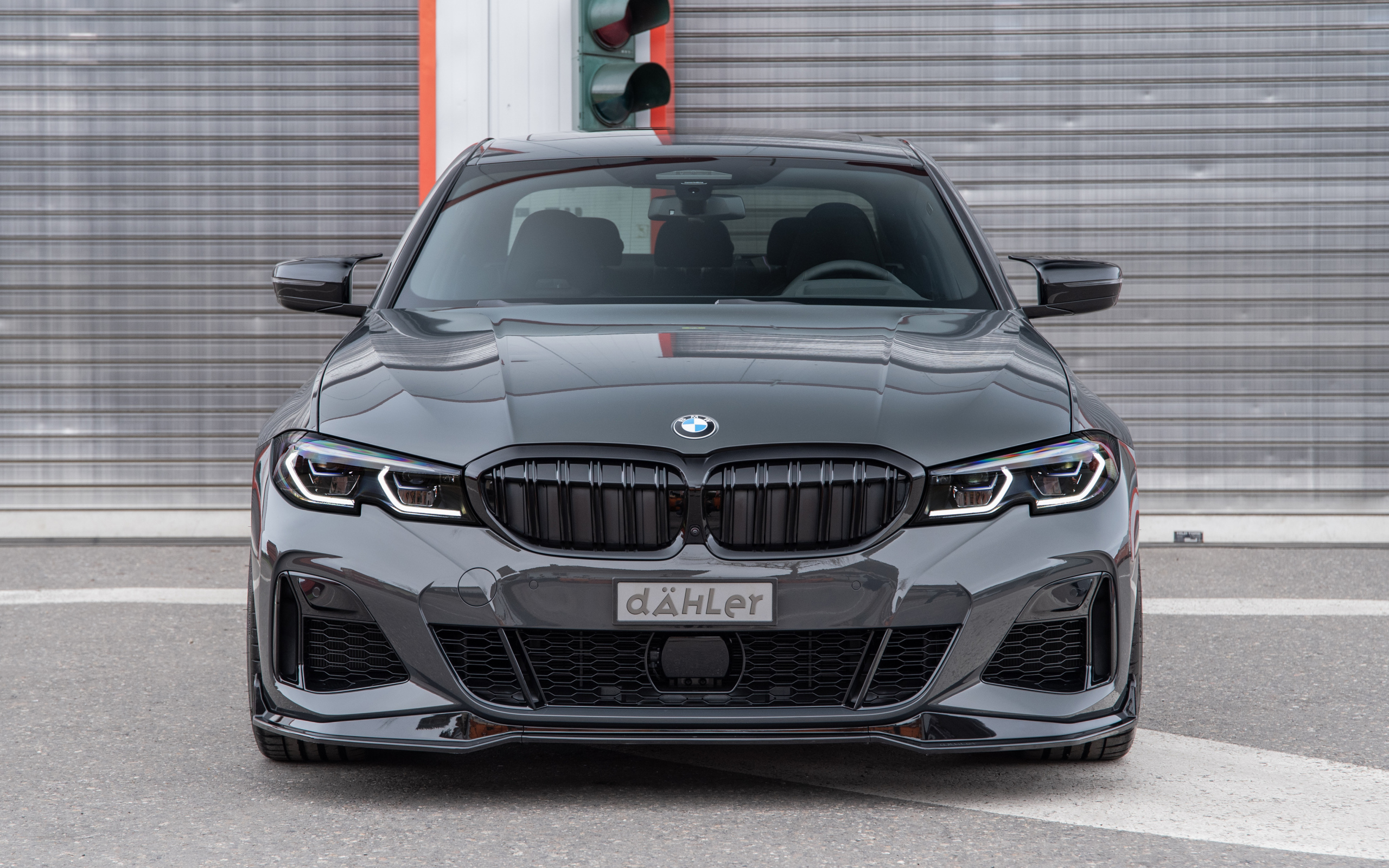 Автомобиль BMW M340i XDrive DÄHLer, 2021 года вид спереди