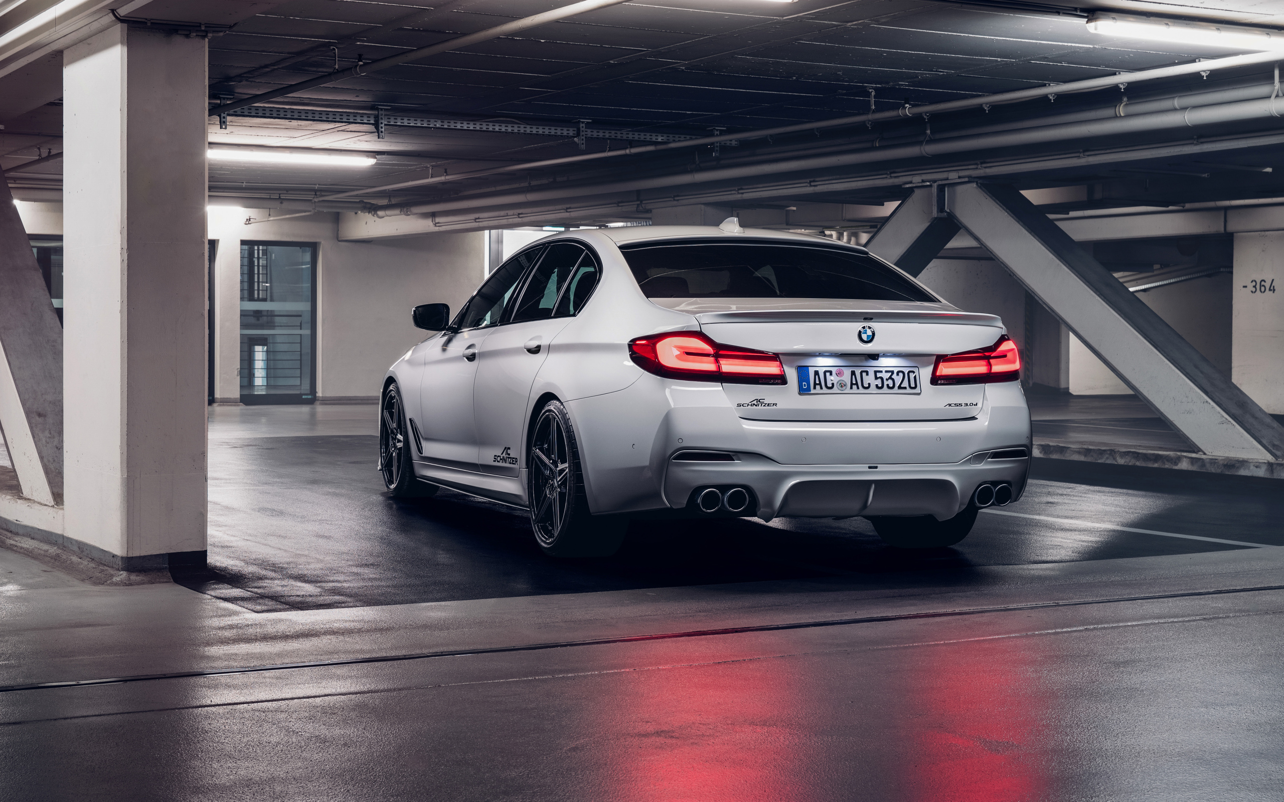 Автомобиль Schnitzer ACS5 3.0d 2021 года вид сзади