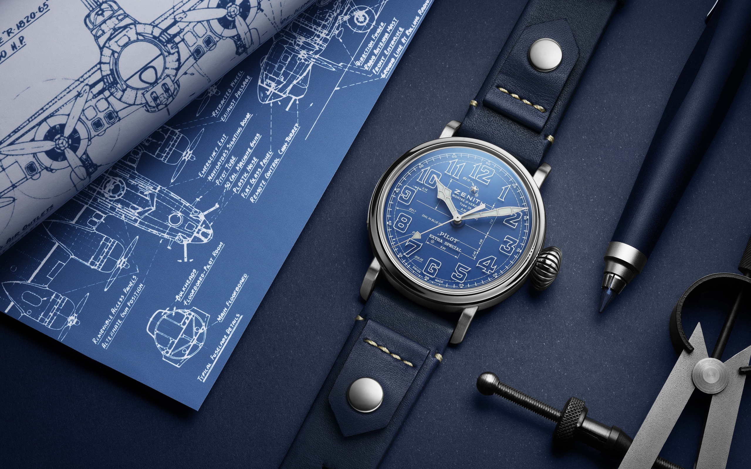 Стильные дорогие мужские часы  Zenith Pilot Type 20 на столе с ручной