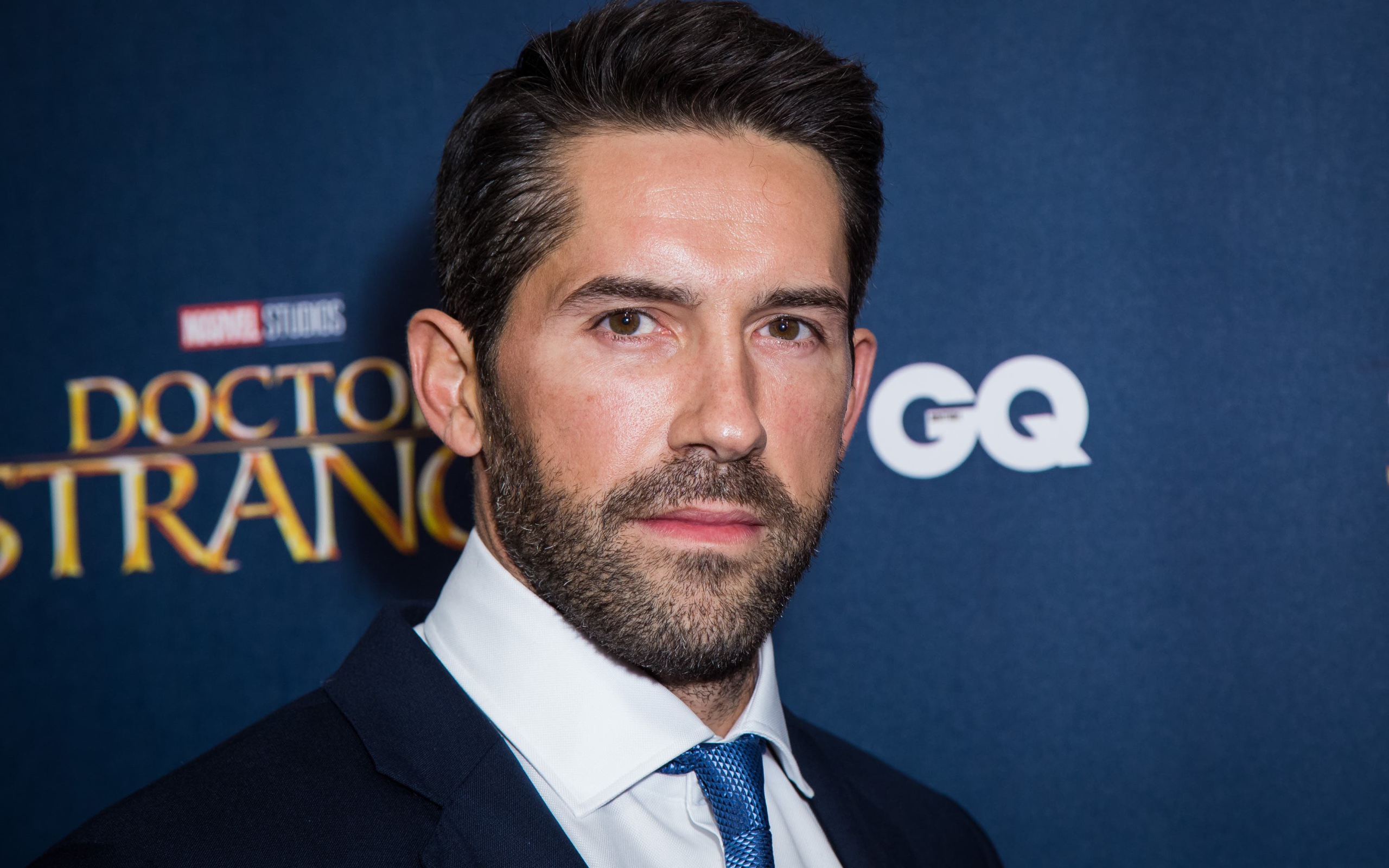 Английский актер Скотт Эдкинс