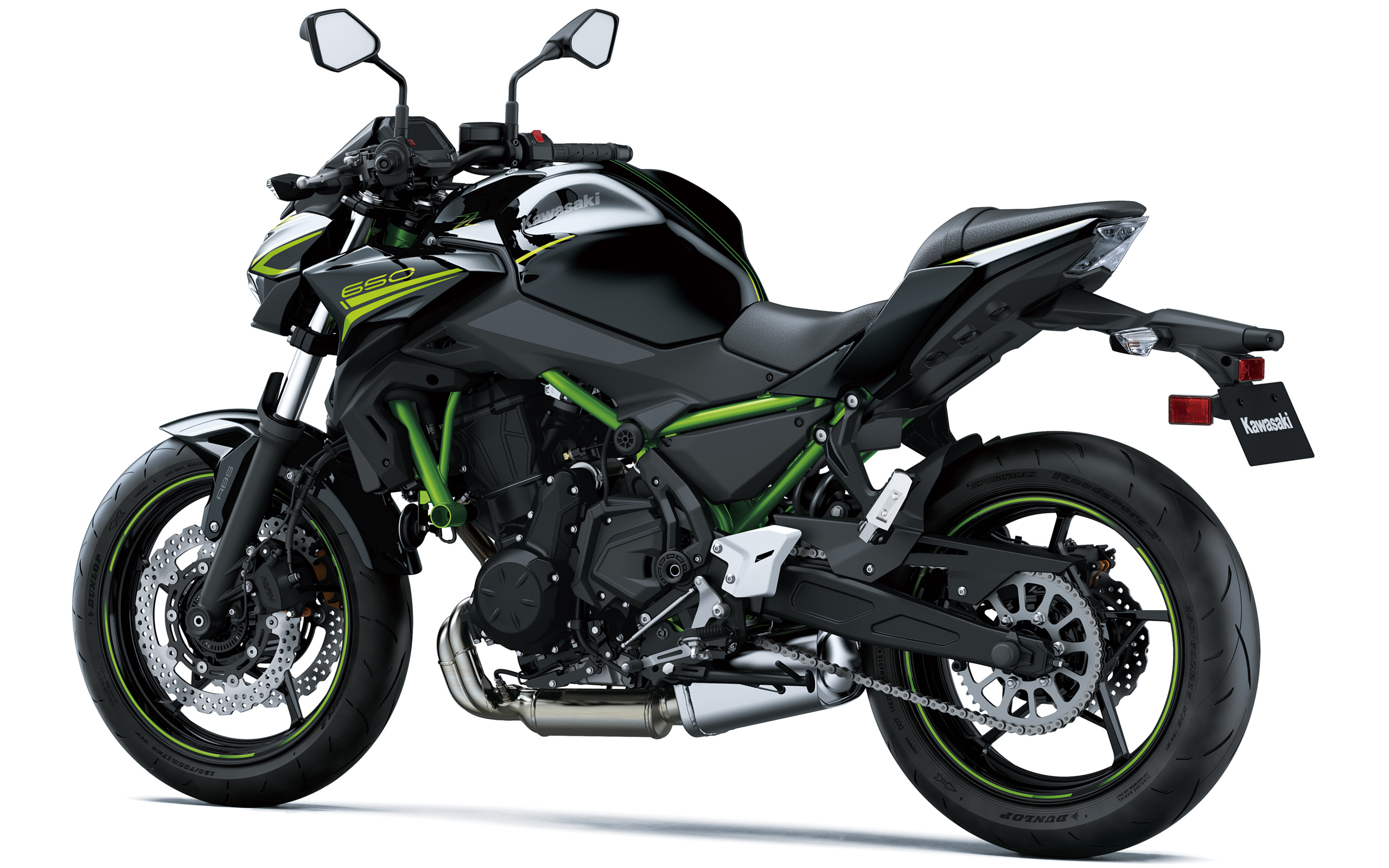 Мотоцикл Kawasaki Z H2, 2021 года на белом фоне