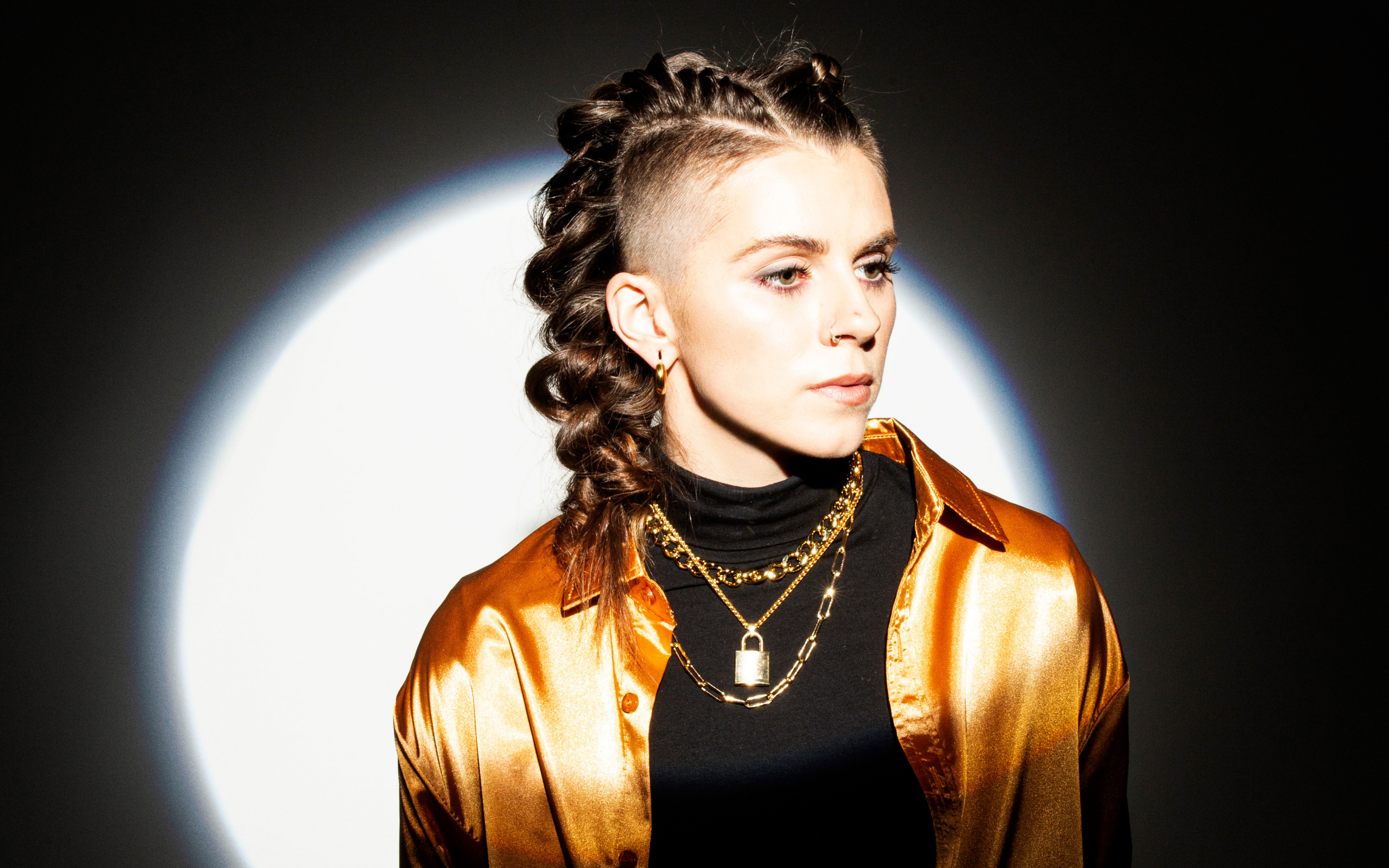 Солистка рок группы PVRIS