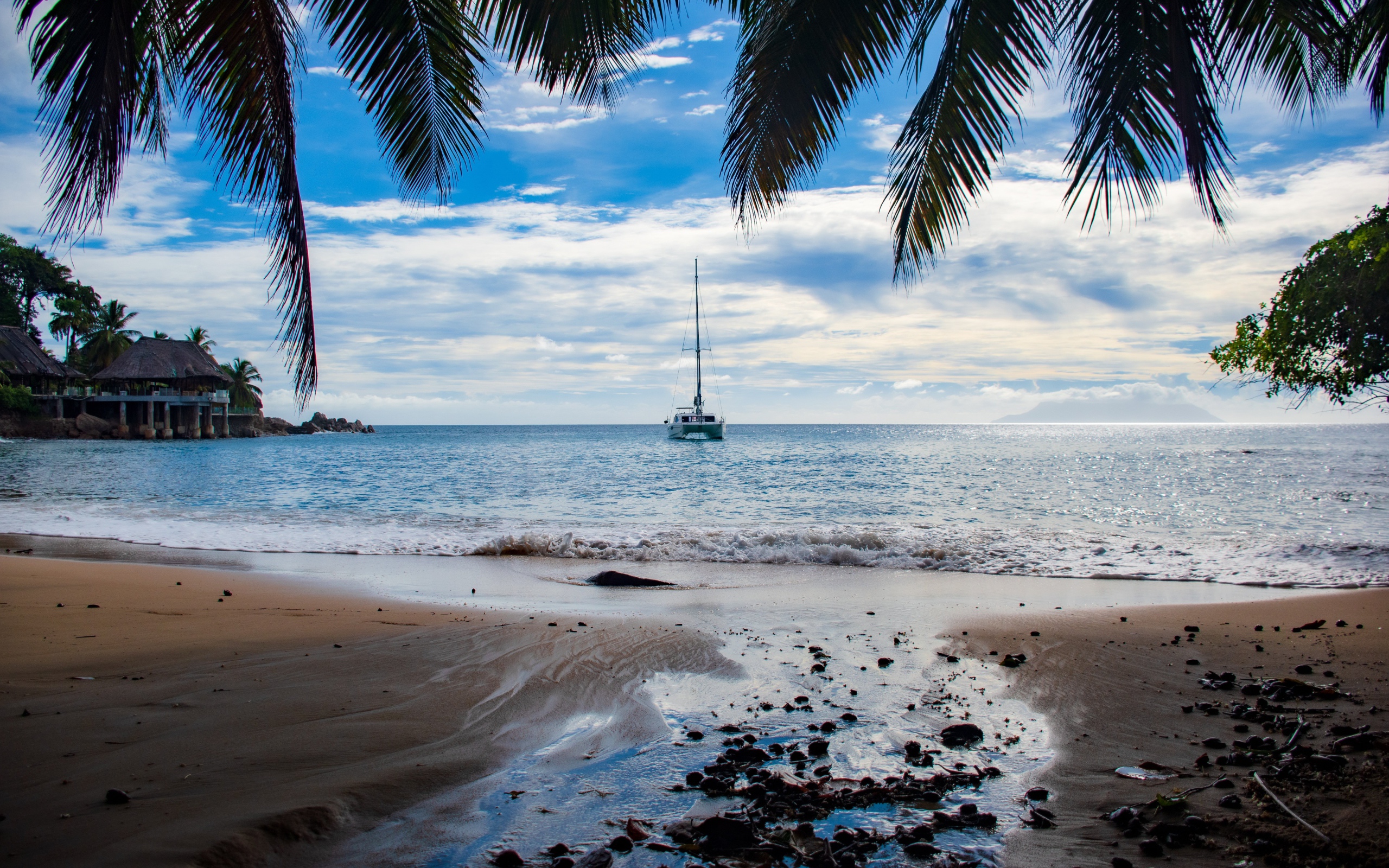 Красивый вид на море с тропического пляжа