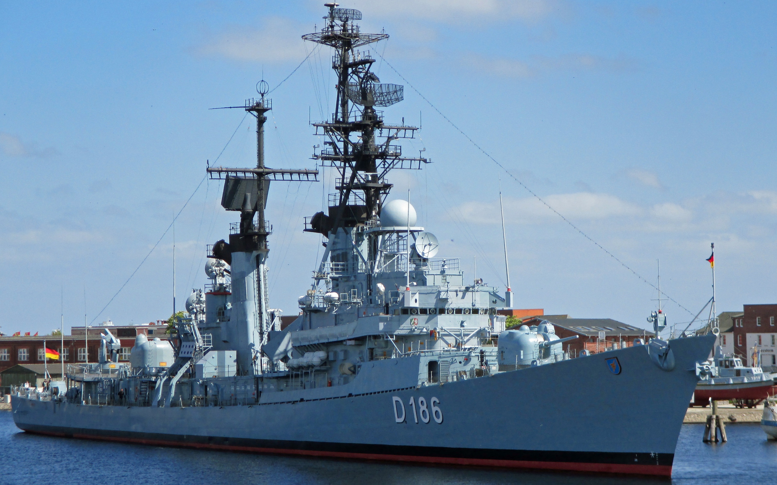 Эсминец военно - морского флота
