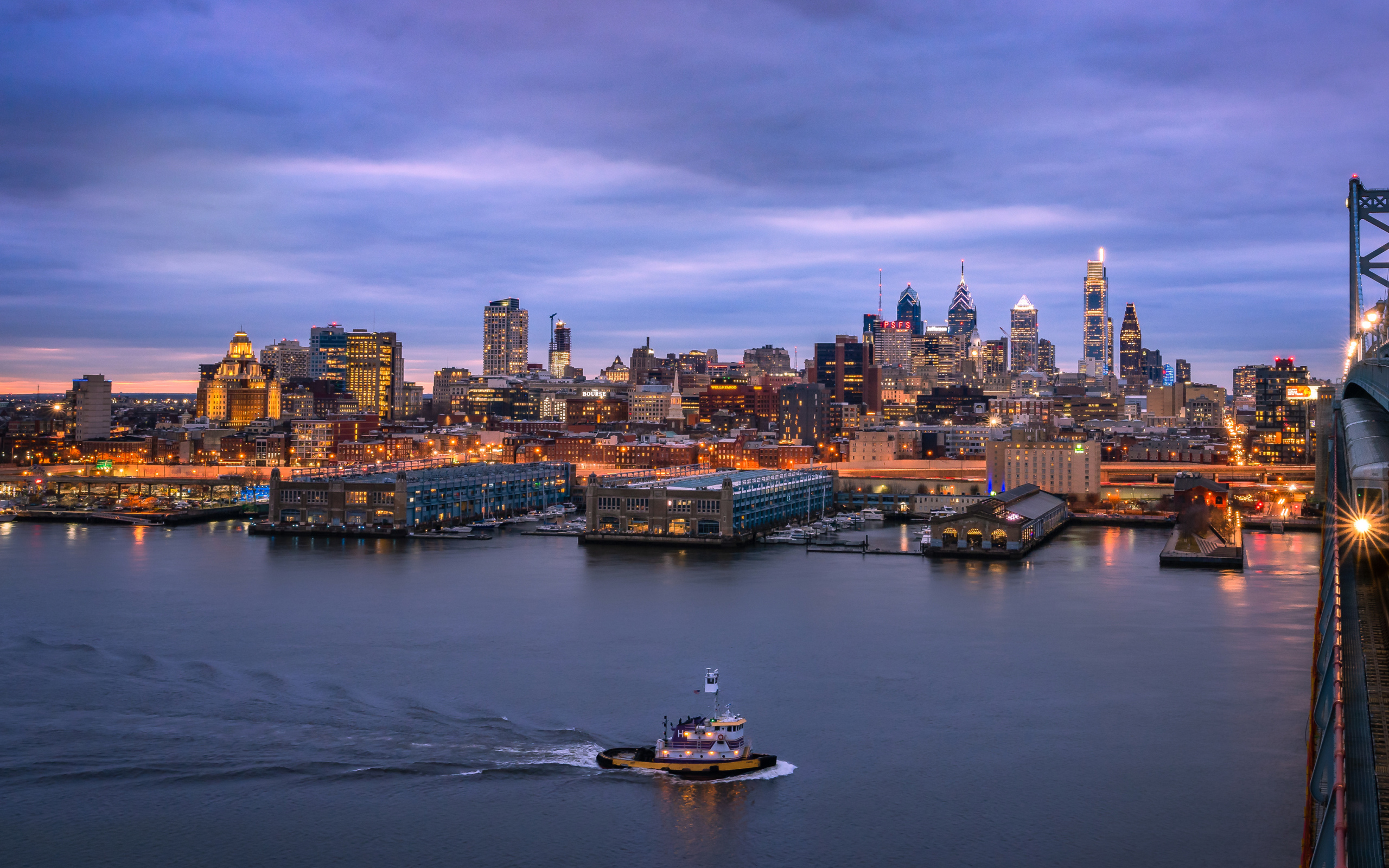 Красивый вид на ночной город Филадельфия, США