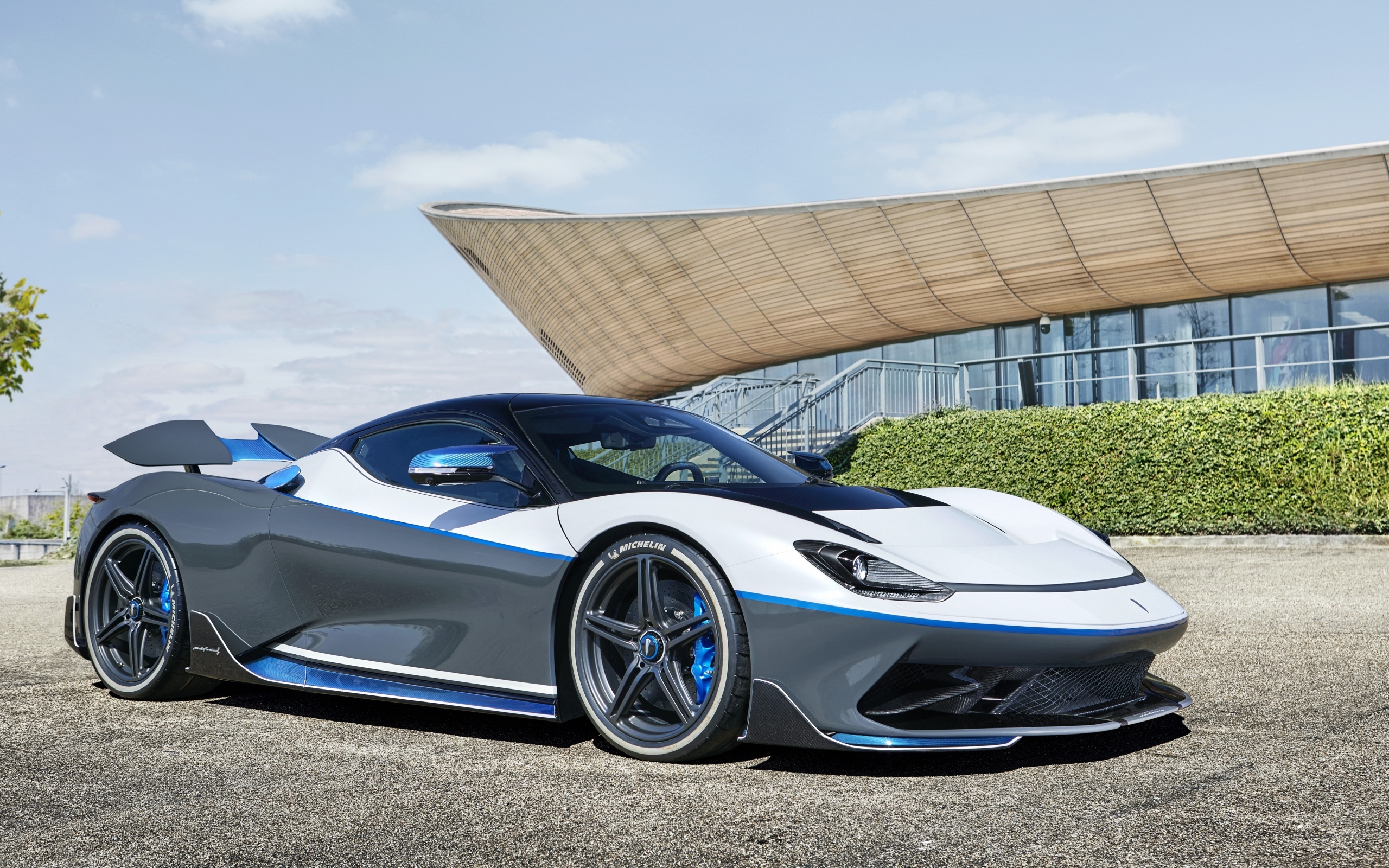 Спортивный автомобиль Pininfarina Battista Anniversario