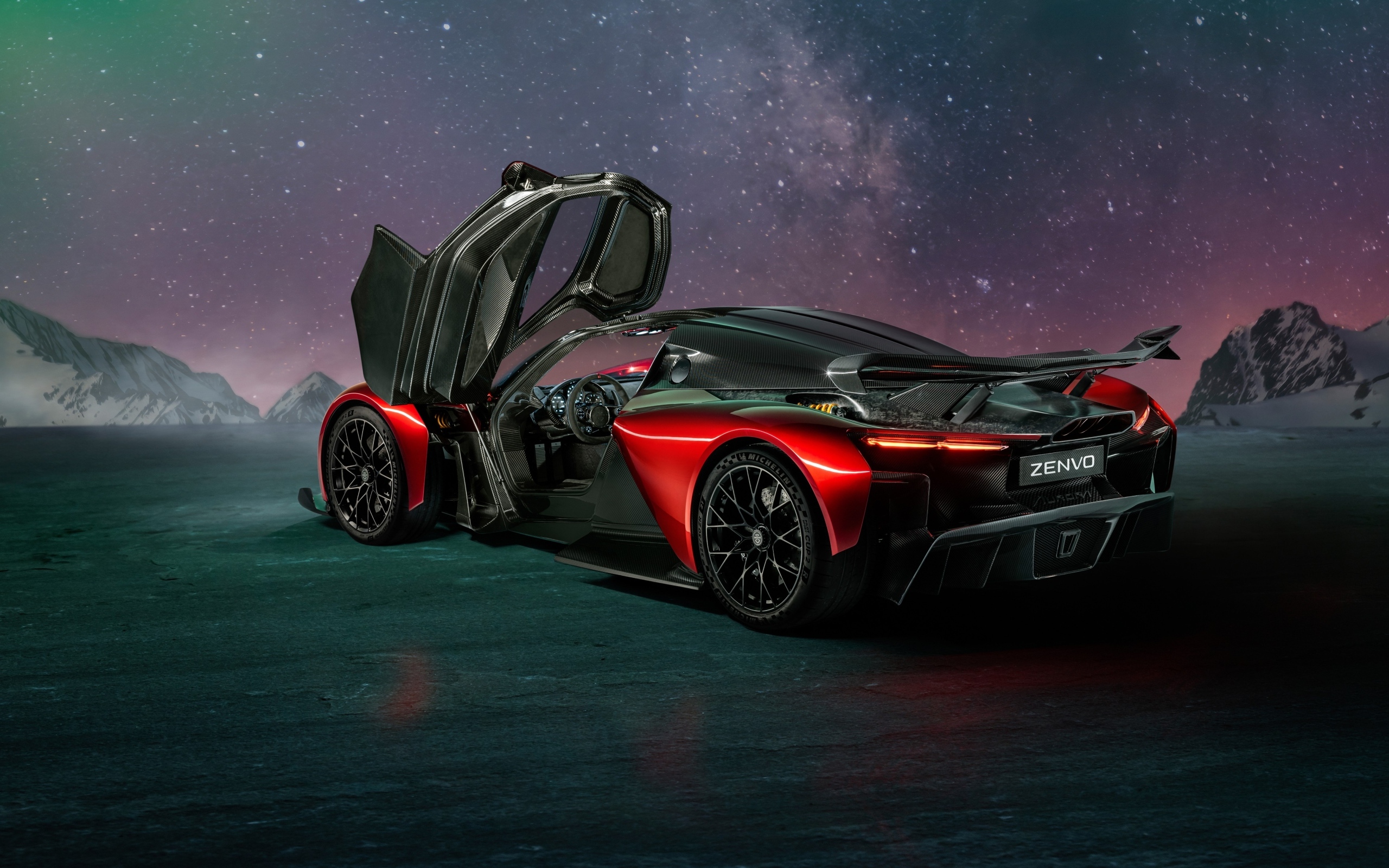 Красный автомобиль Zenvo Aurora Agil  вид сзади