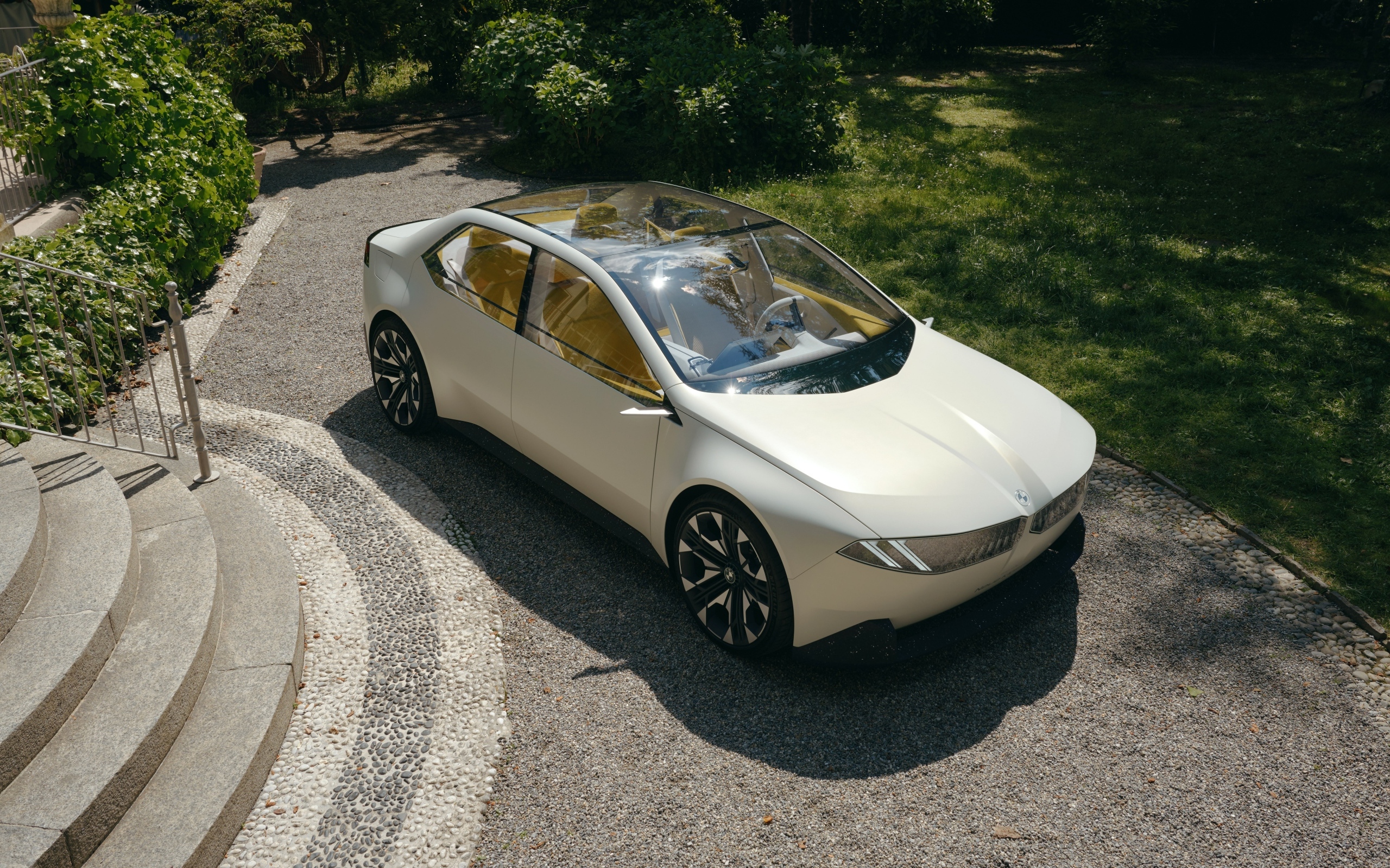 Вид сверху на новый автомобиль BMW Vision Neue Klasse