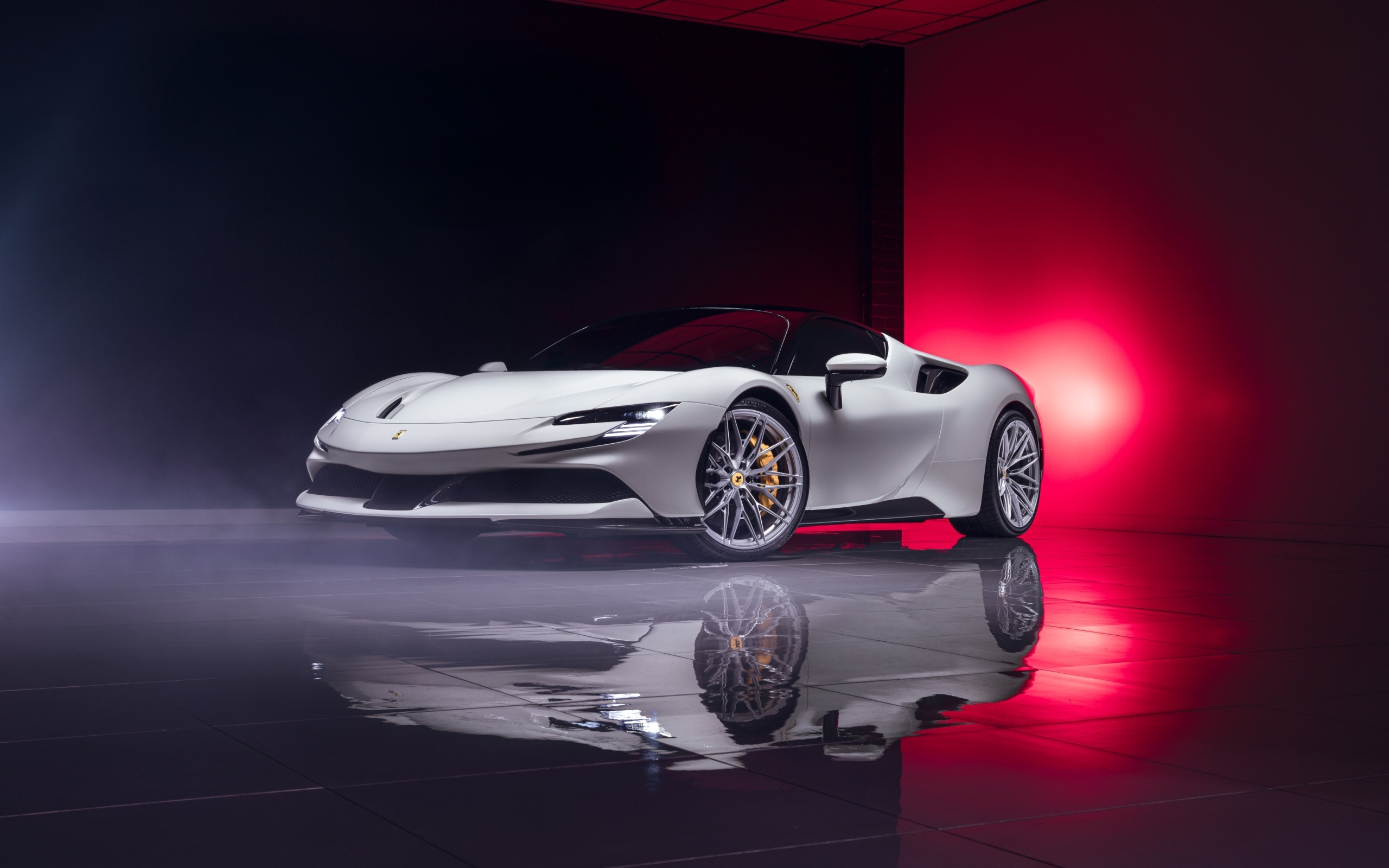 Презентация автомобиля Ferrari SF90 Stradale