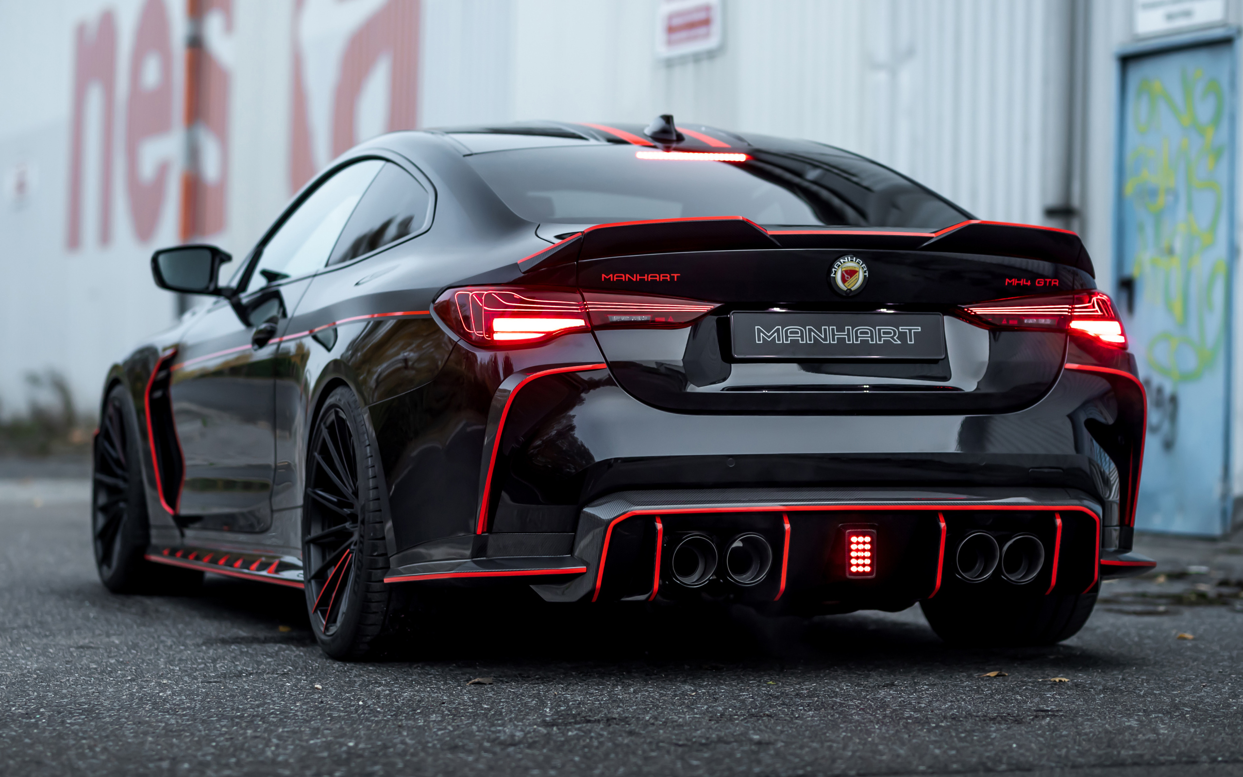 Автомобиль Manhart MH4 GTR II 2022 вид сзади