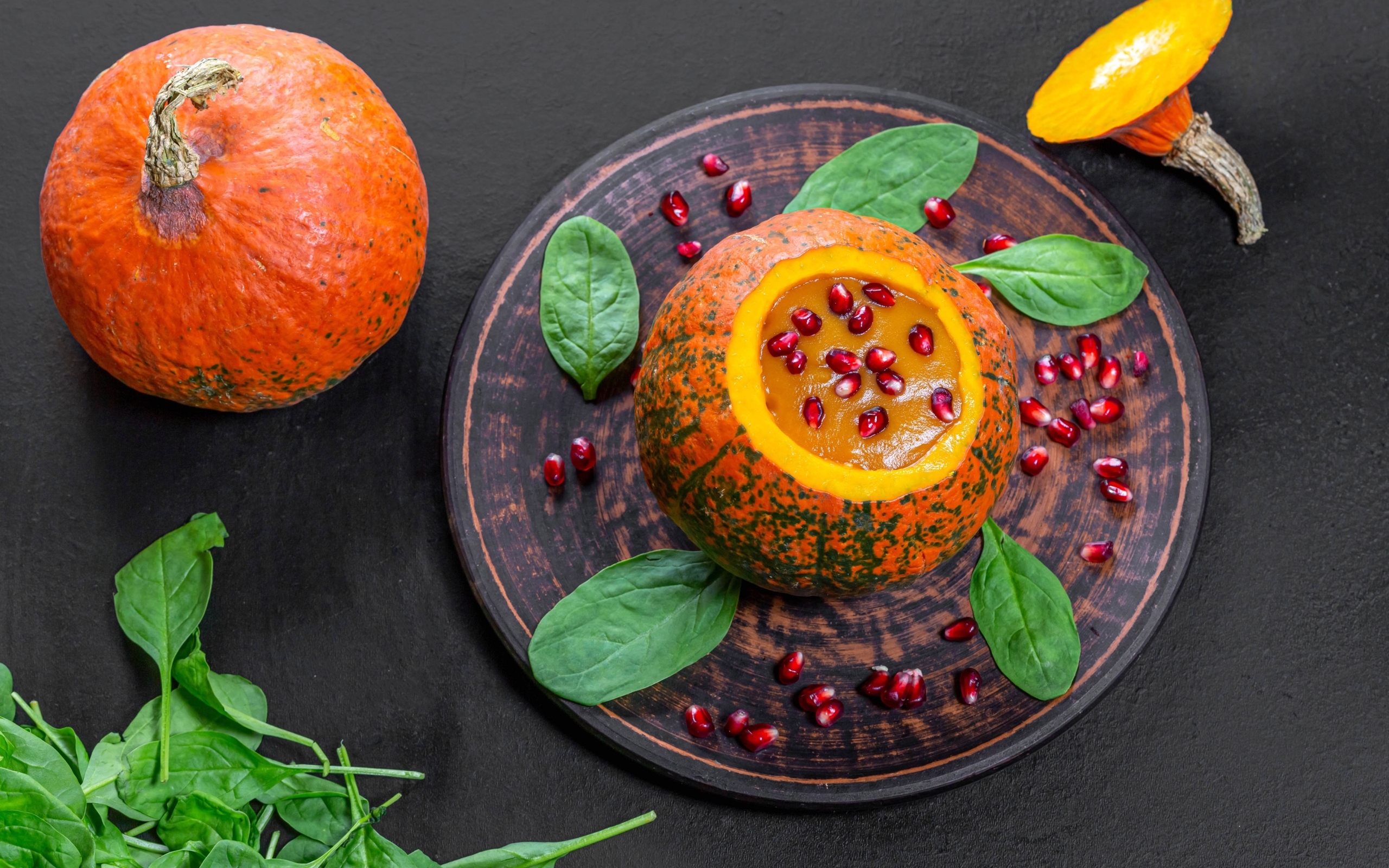 Тыквенная каша с зернами граната и базиликом