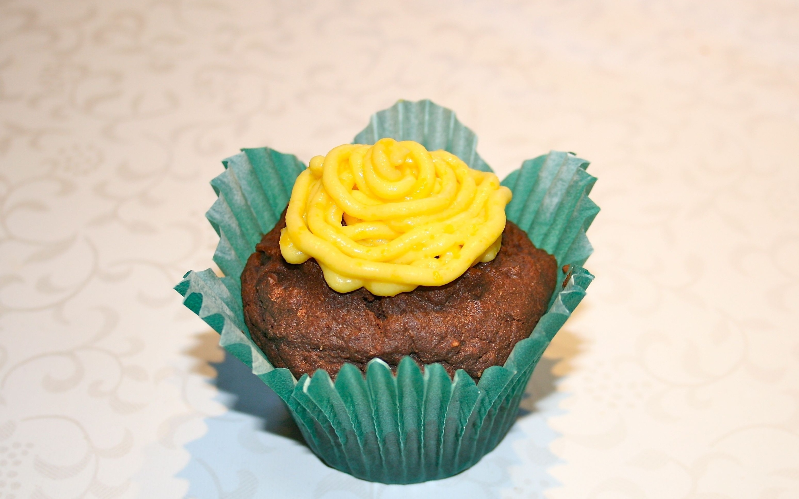 Аппетитный маффин с лимонным кремом