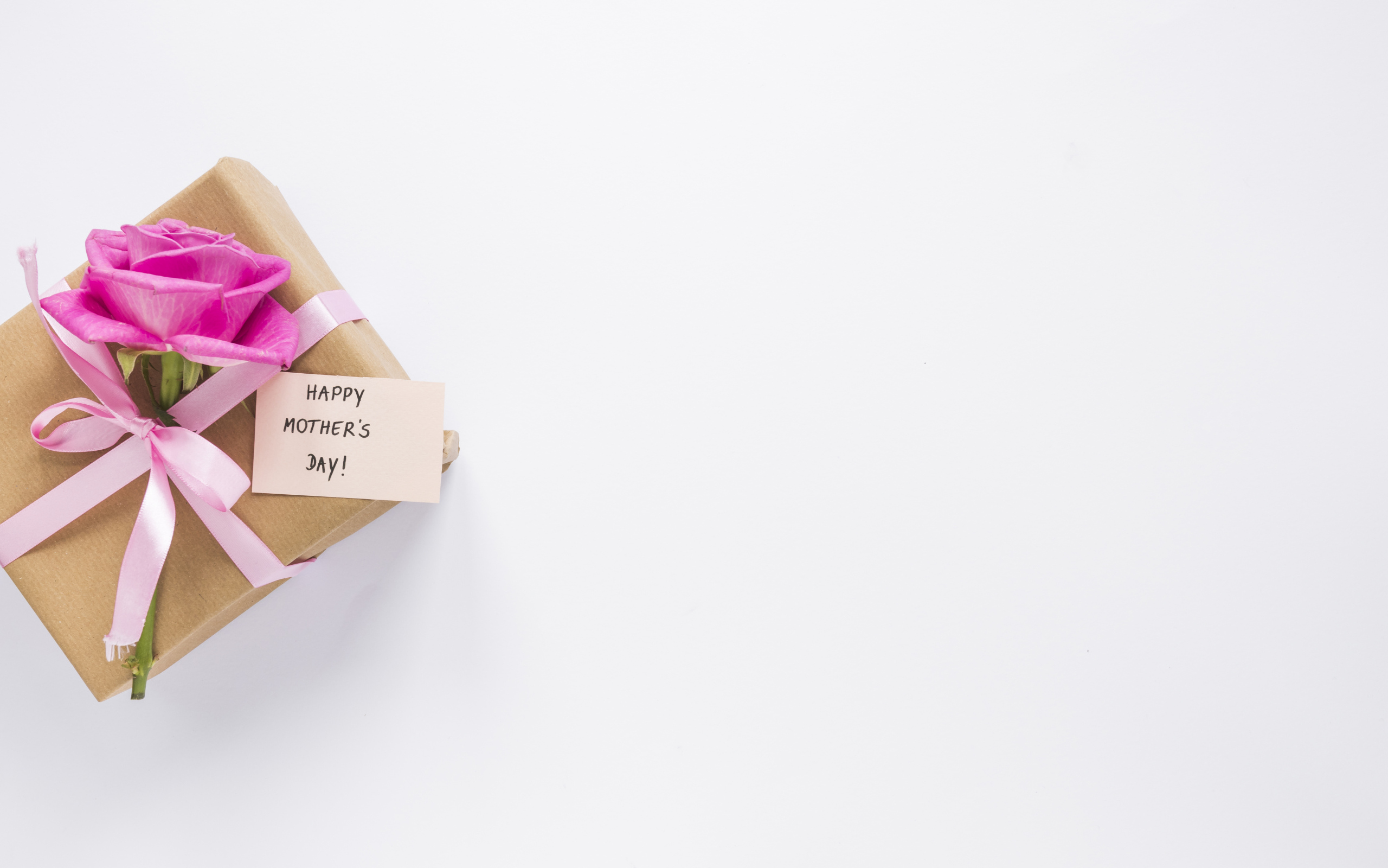 Подарок на международный женский день 8 марта