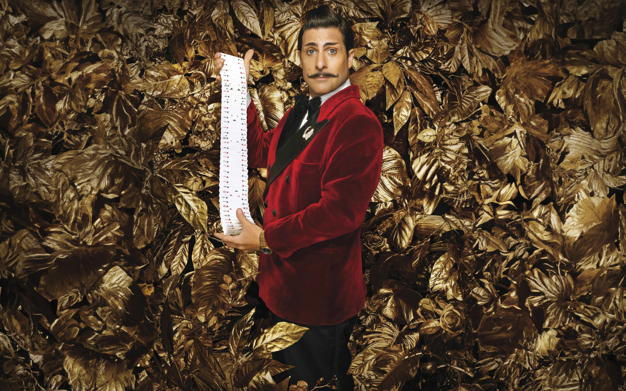 Актер Джейсон Шварцман в фильме Голодные игры: Баллада о змеях и певчих птицах, 2023