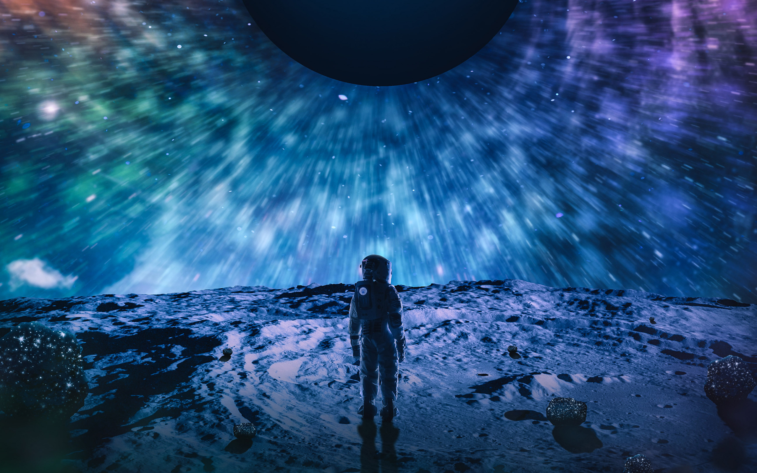 Космонавт стоит на поверхности планеты в космосе