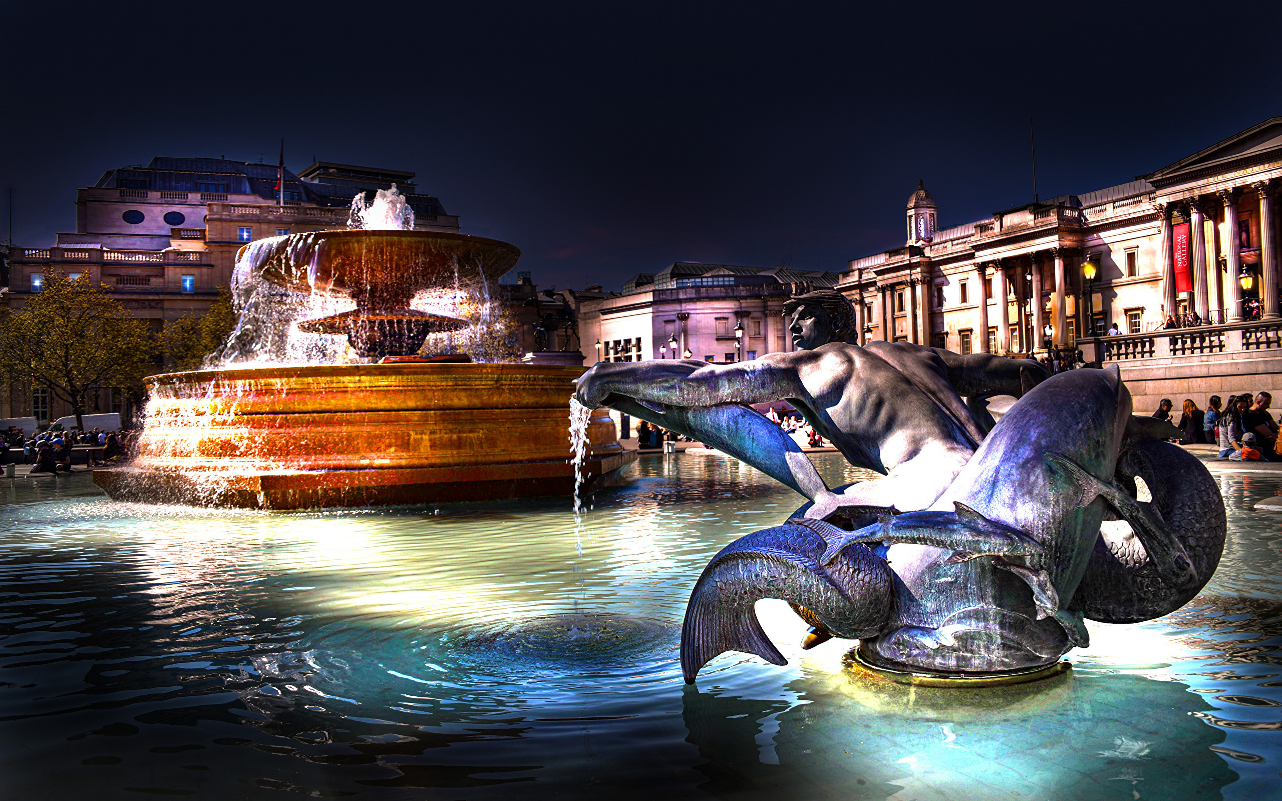 Фонтан на  Трафальгарской  площади, Лондон. Англия