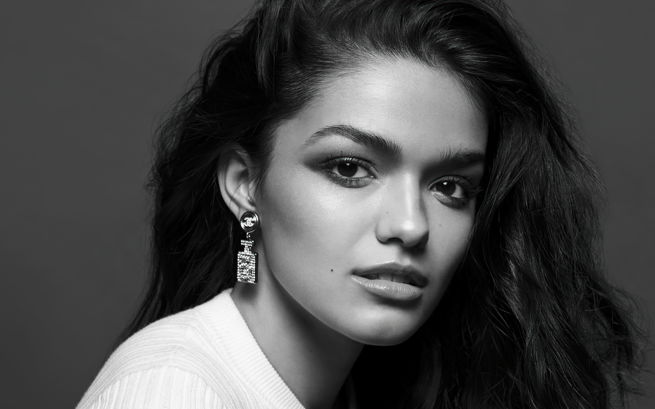 Актриса Рейчел Зеглер лицо крупным планом