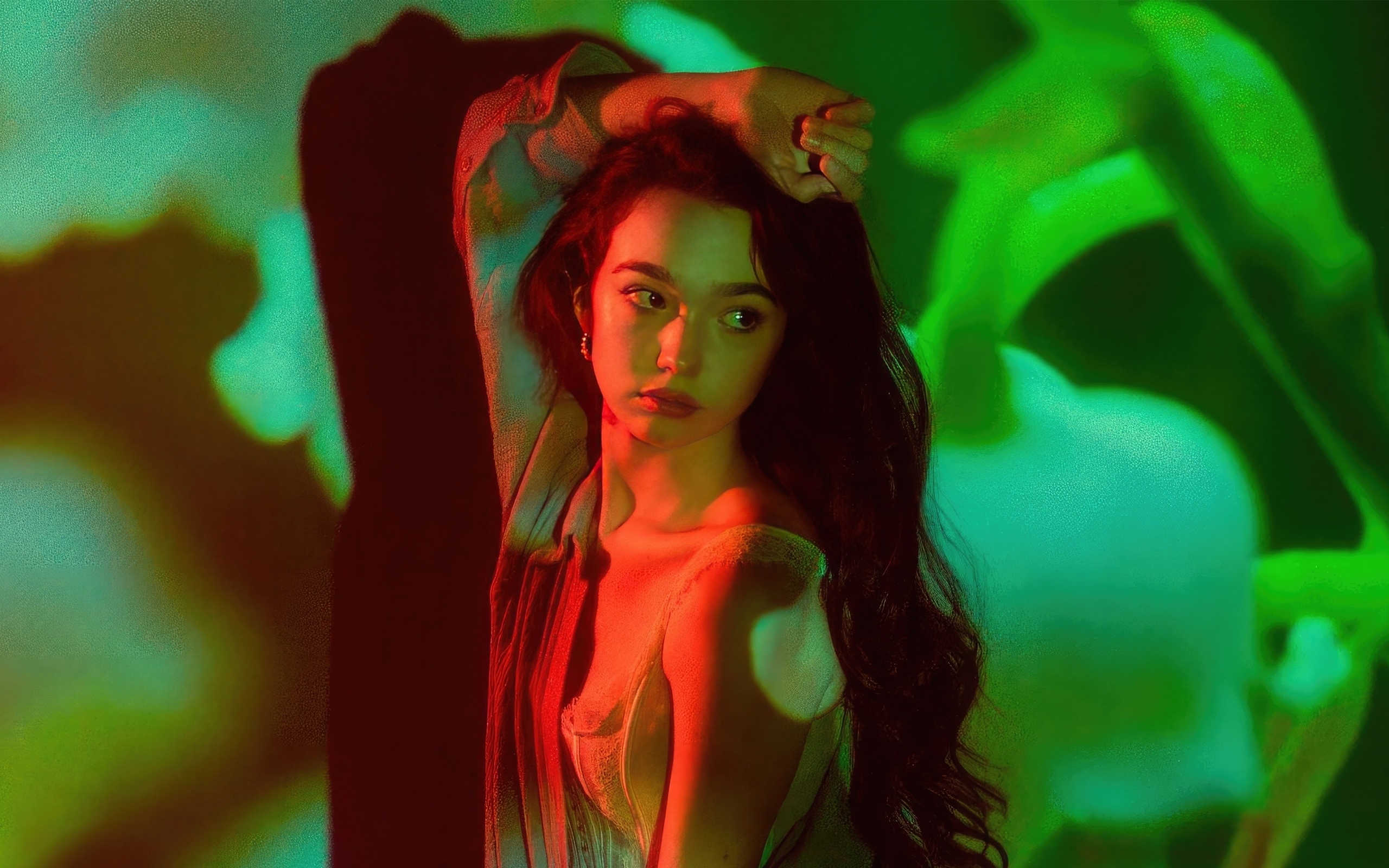 Милая молодая девушка актриса Руби Джей